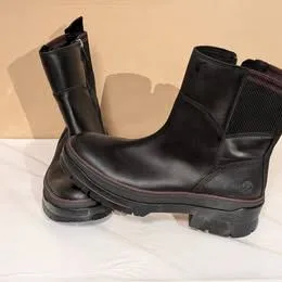 Women's Waterproof Timberland Boot - Size 8.5 - Brand New image indicator(4)