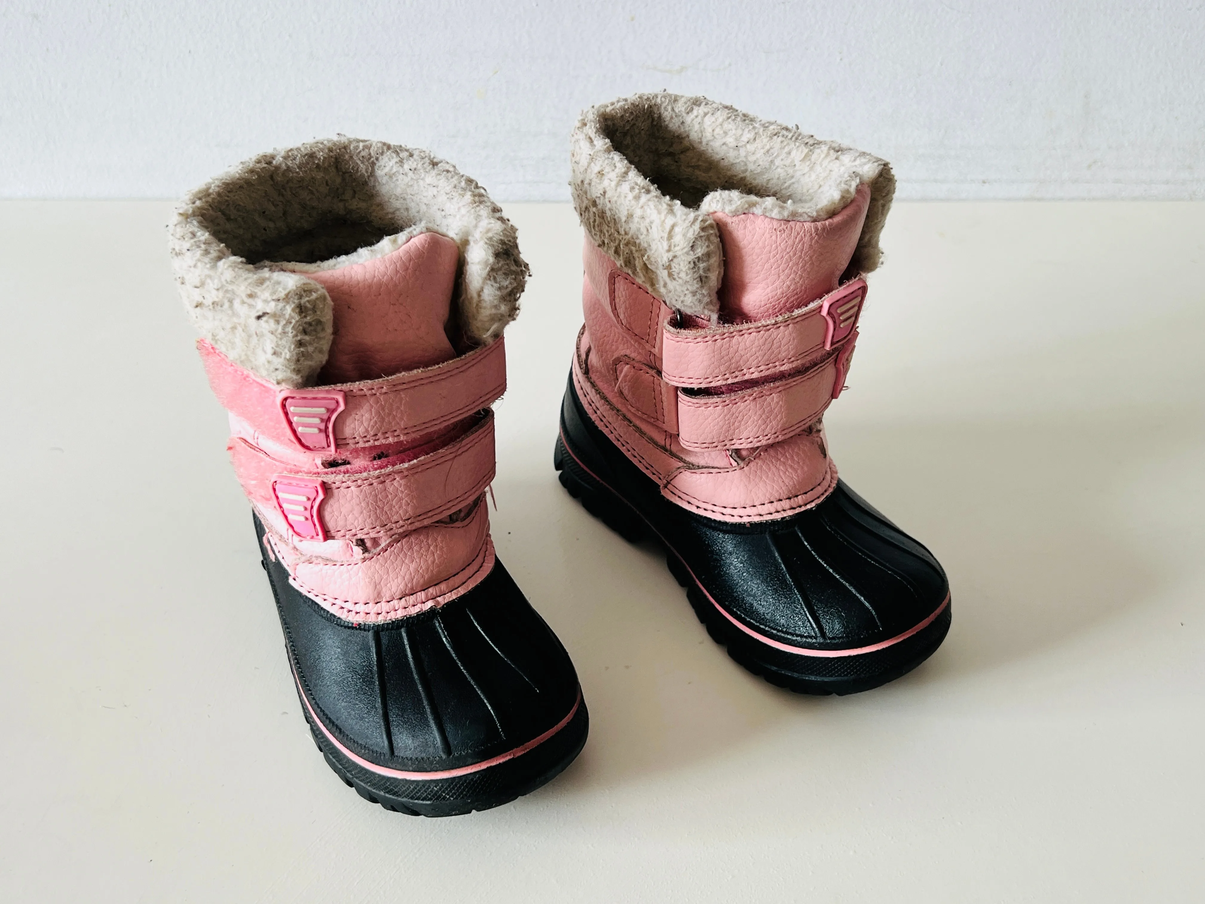 Girls Pink Snow Winter Boots age 2-3 years - Size 7