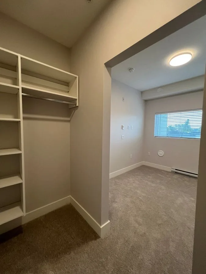 1 bed + den condo for rent image indicator(6)