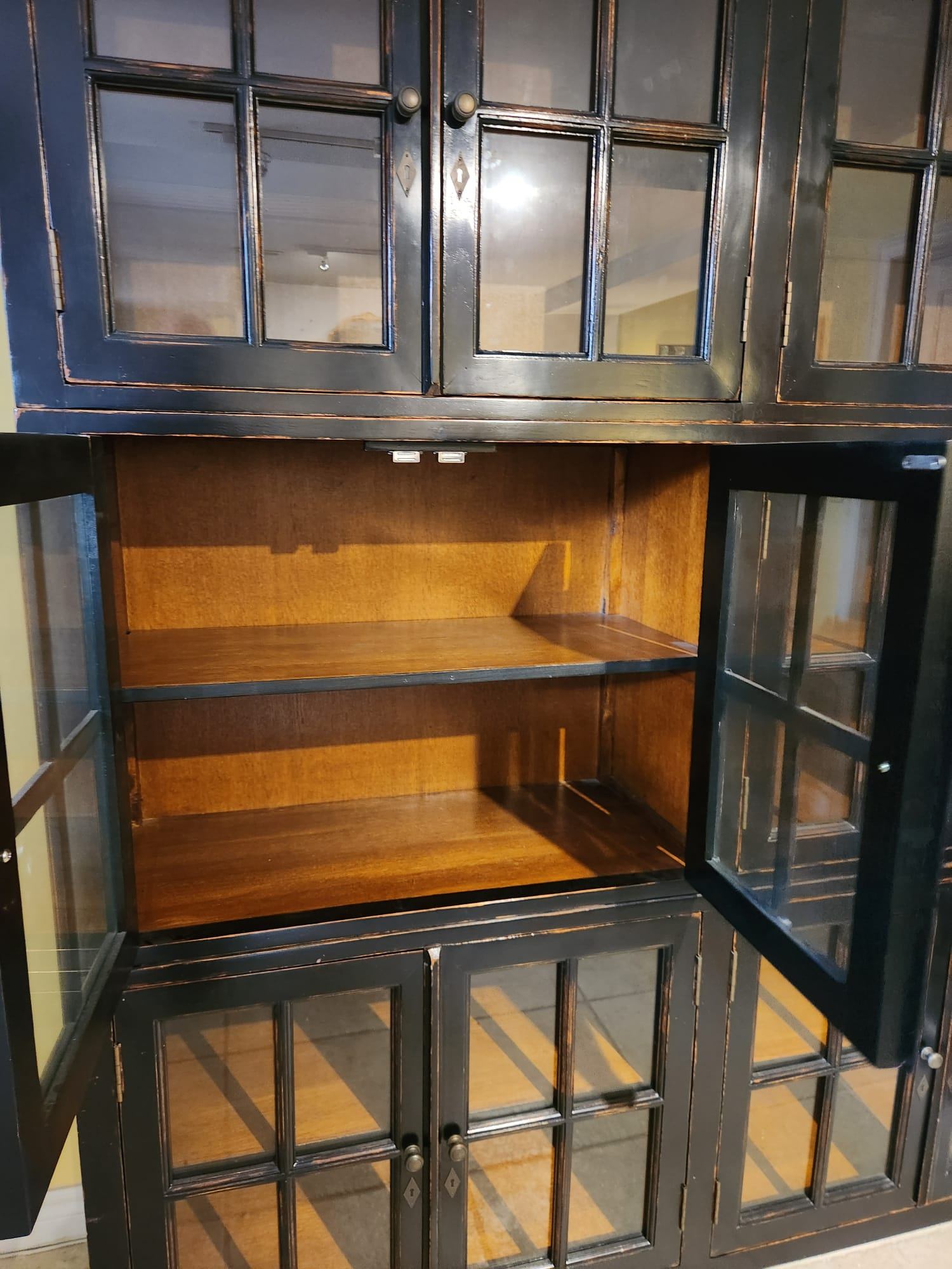 Bookcase/China Cabinet - photo 2