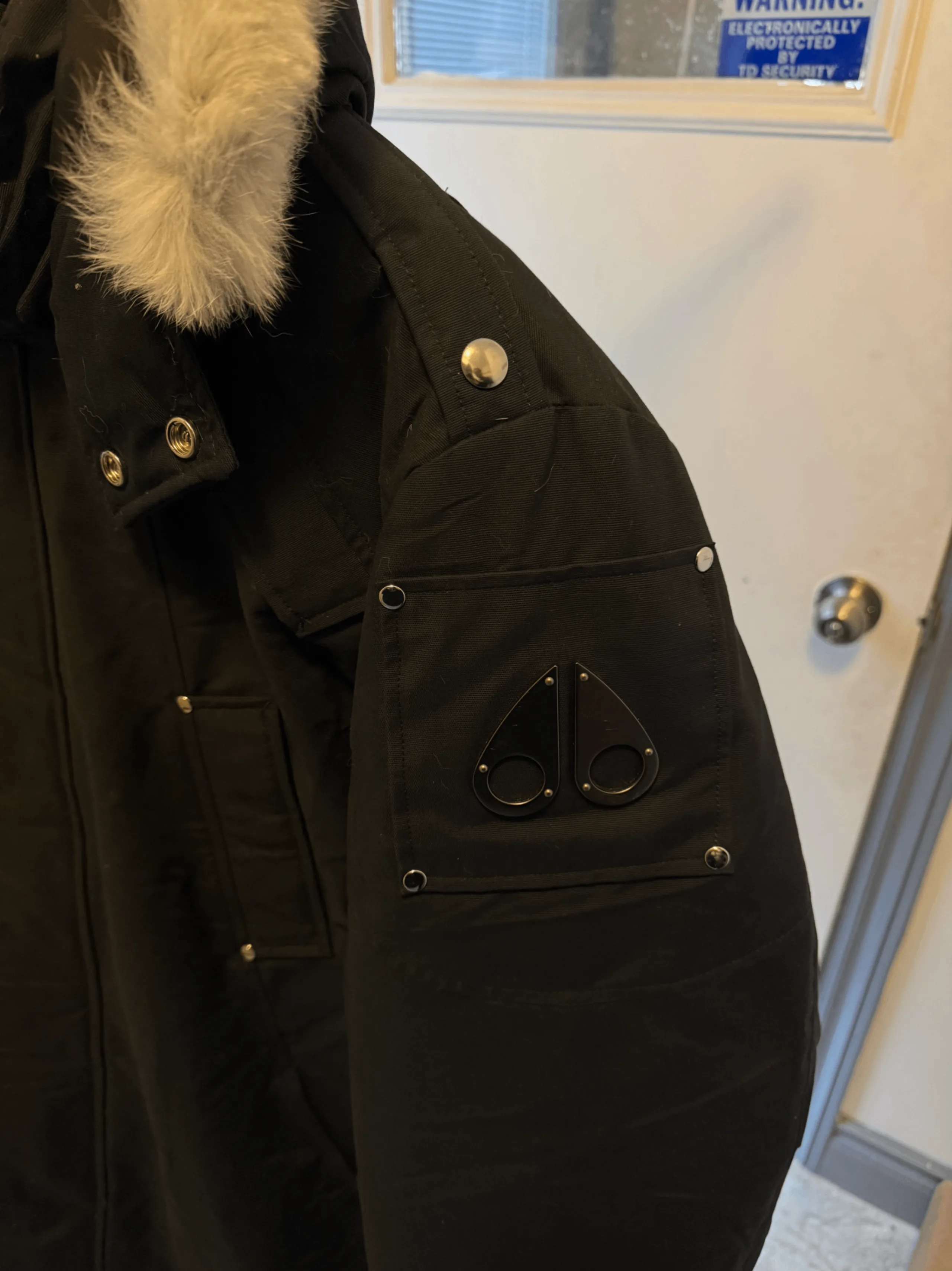 Moose Knuckles shearling trim parka (2023): (XL) image indicator(4)