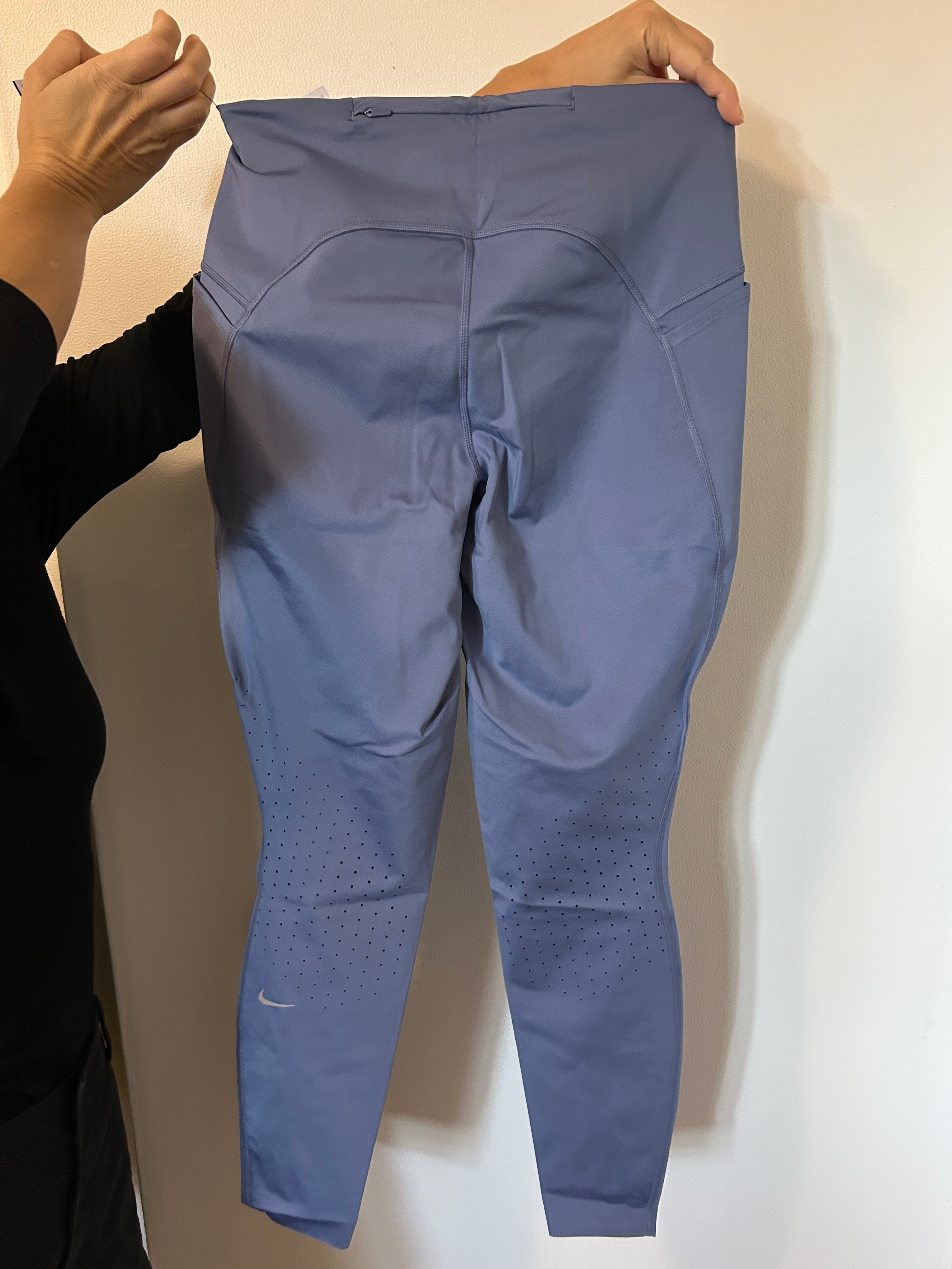 Brand New NIKE Women Leggings with Pockets (M) only in US - photo 3