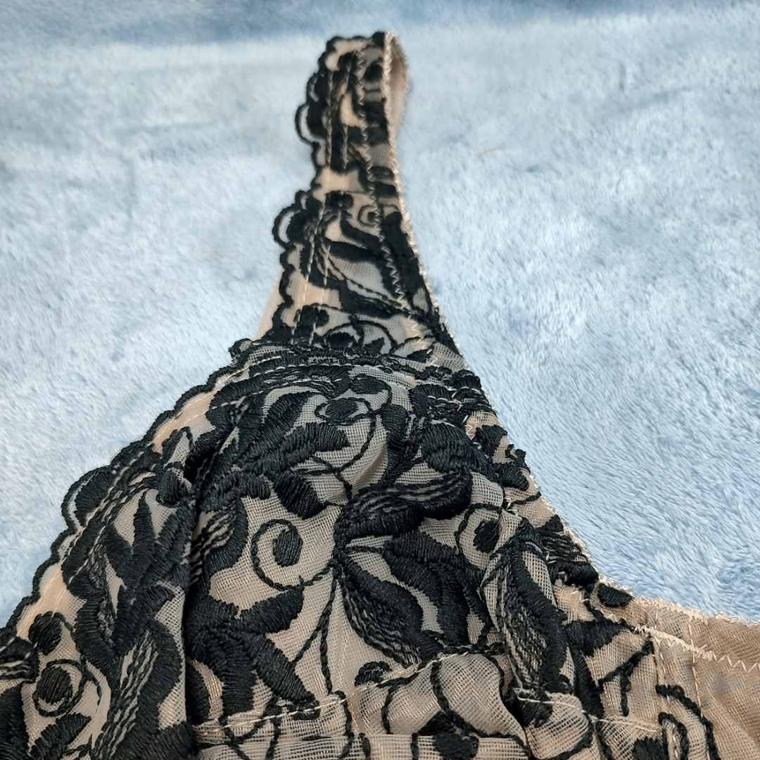 Amoureuse Embroidered Underwire 40B Bra - photo 3