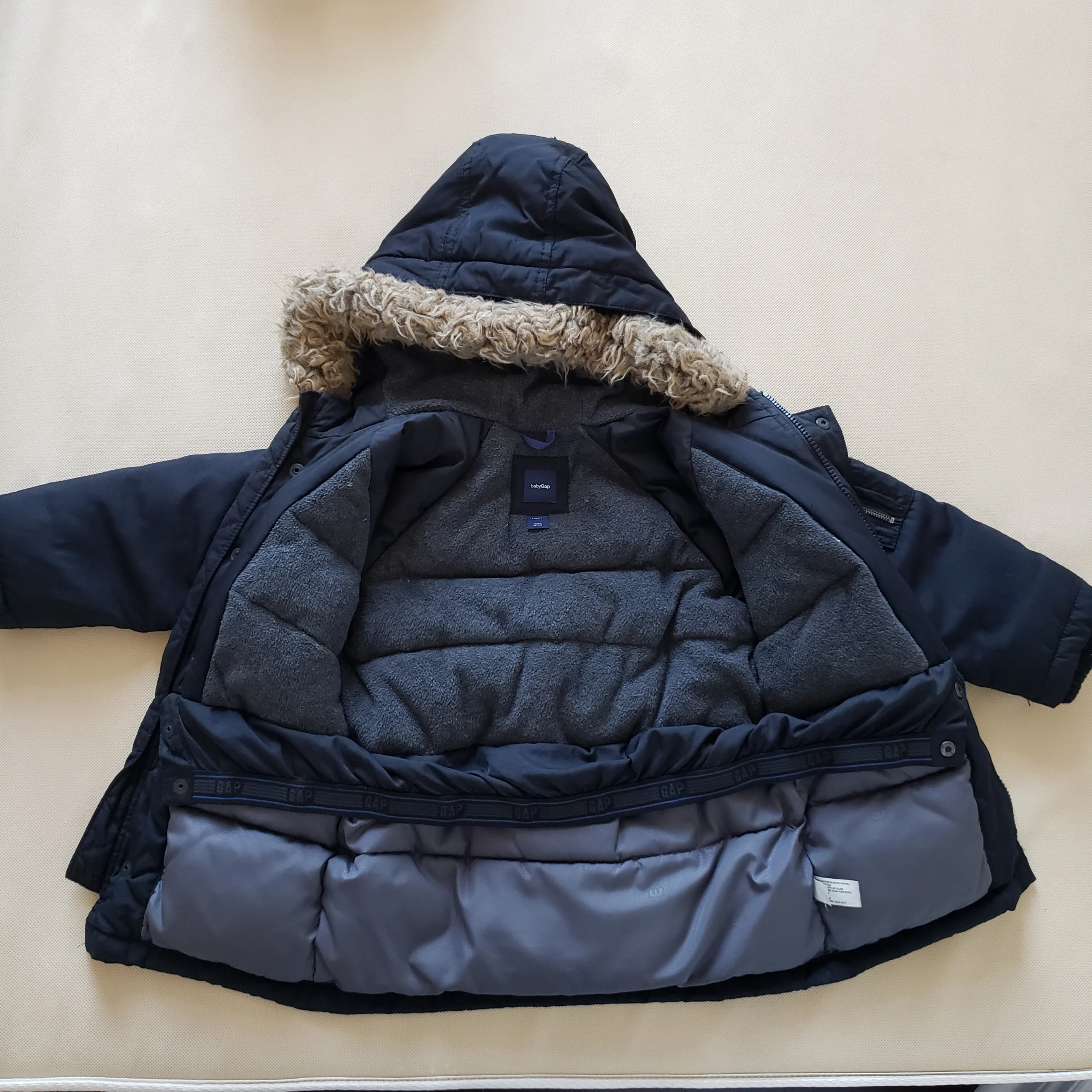 Baby Gap winter jacket - size 4 image indicator(5)