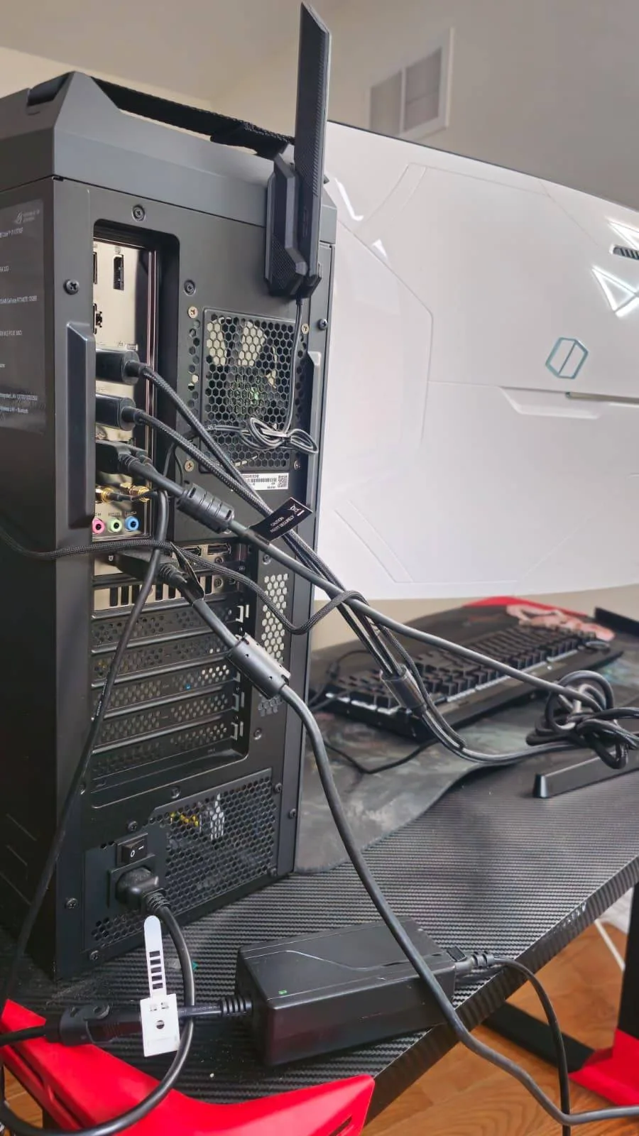 ASUS ROG Strix G16 (i7-13700F + RTX 4070 + 32 GB RAM + 1 TB SSD) image indicator(6)