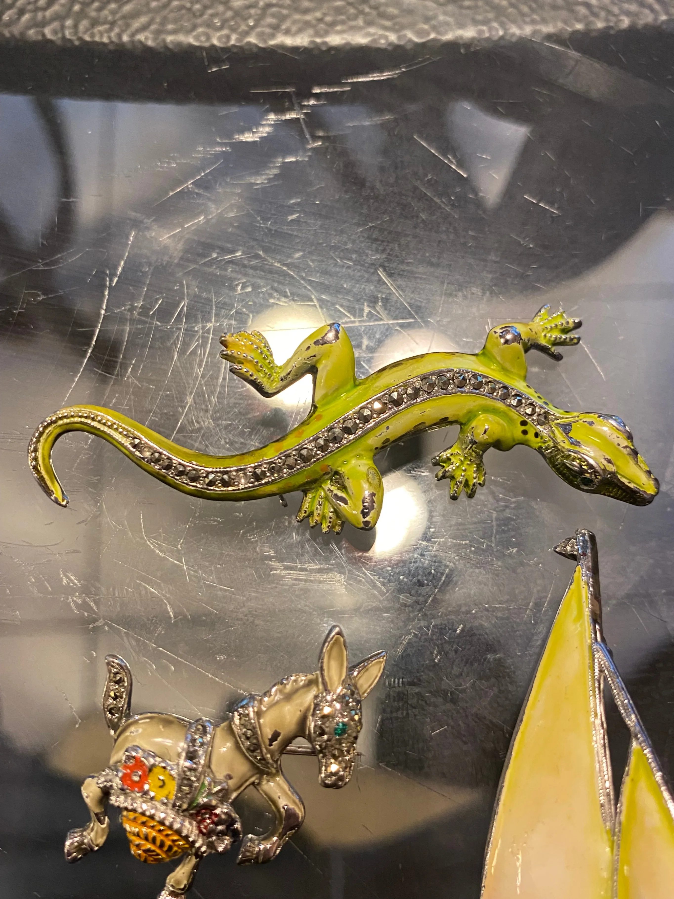 Sailboat, Lizard, Donkey Fashion Brooch image indicator(6)