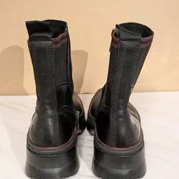 Women's Waterproof Timberland Boot - Size 8.5 - Brand New image indicator(3)