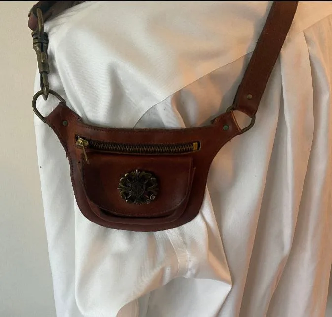 Custom Vintage Brown Leather Sporran Hip Purse image indicator(2)