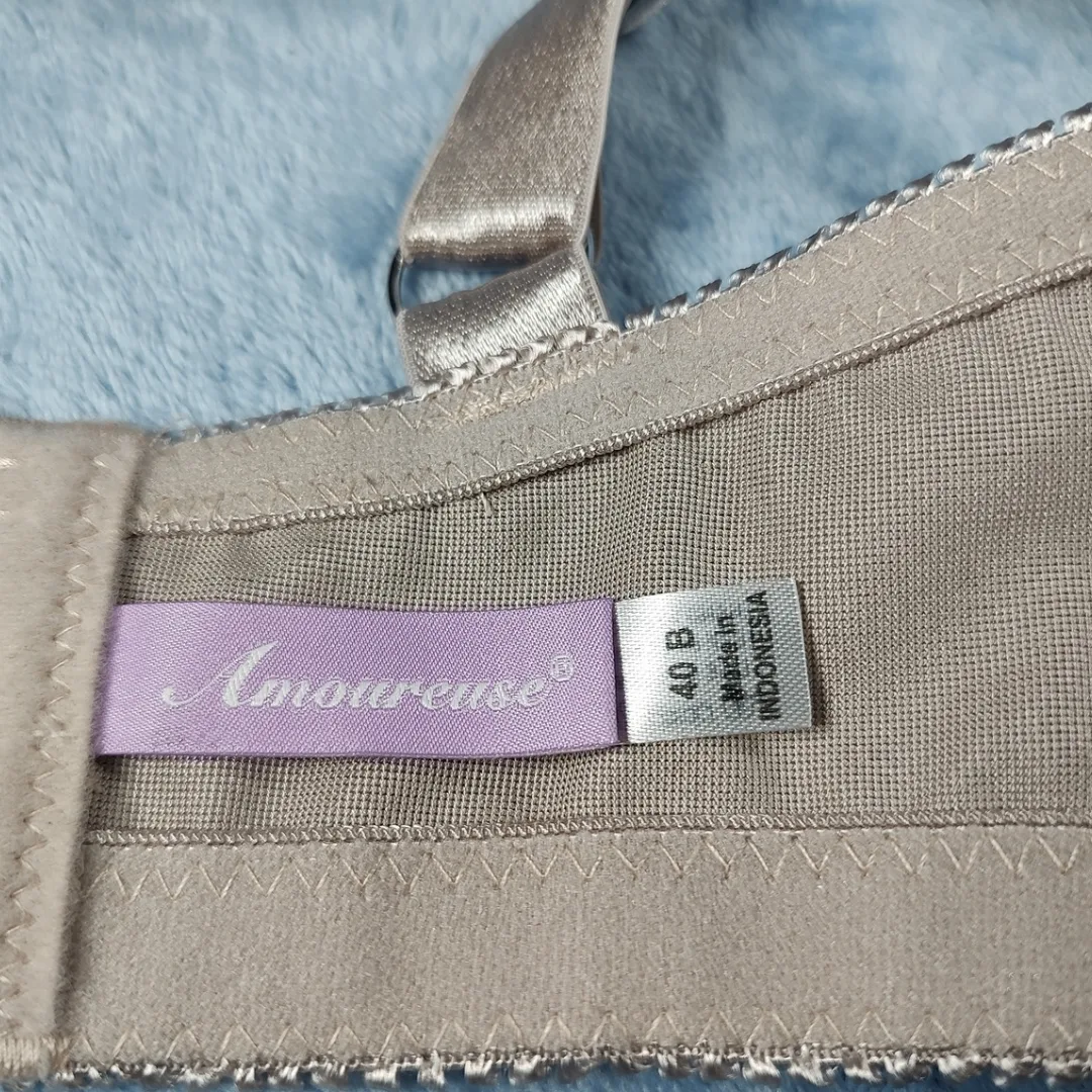 Amoureuse Embroidered Underwire 40B Bra image indicator(10)