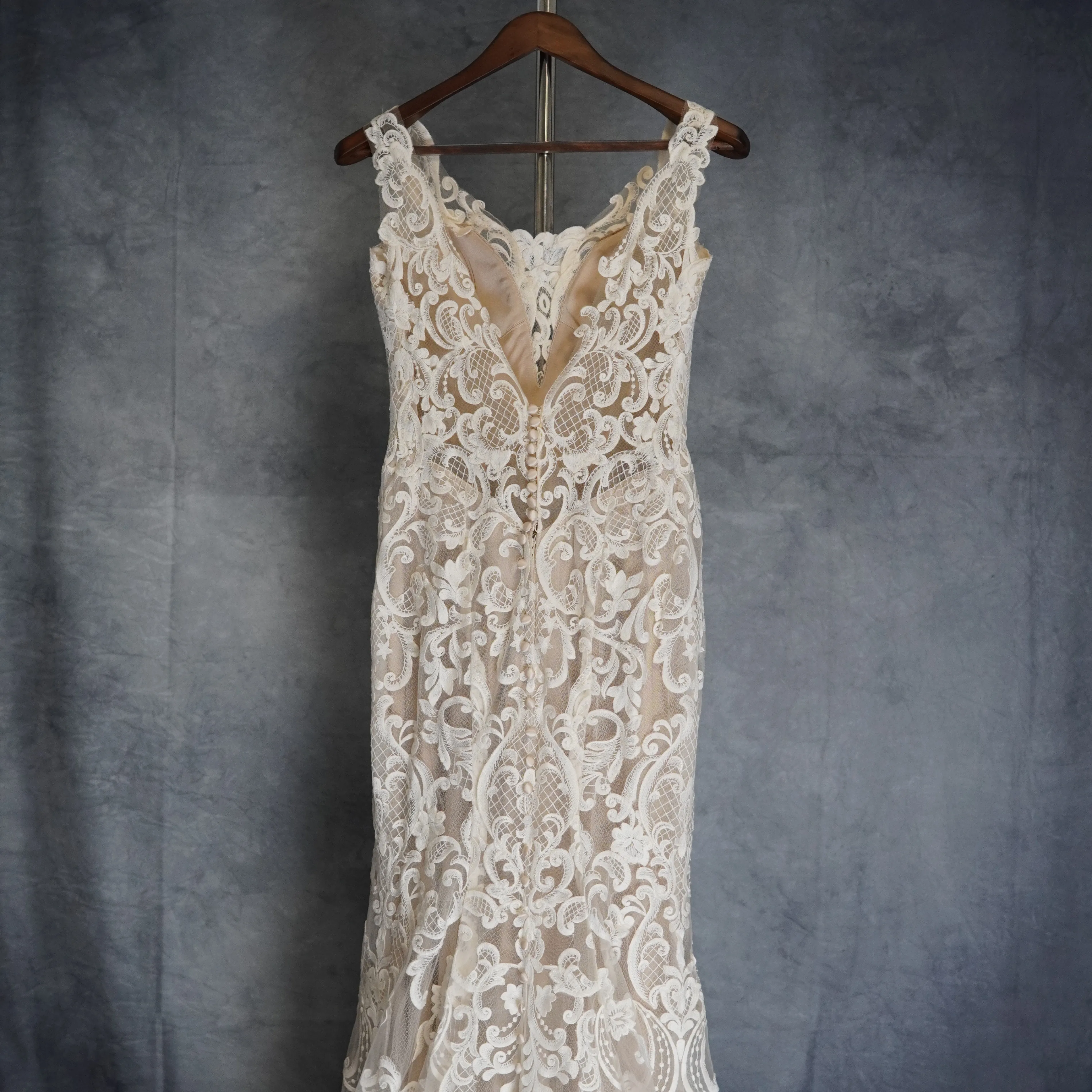 Allure Bridals – Wedding Gown/Dress image indicator(6)