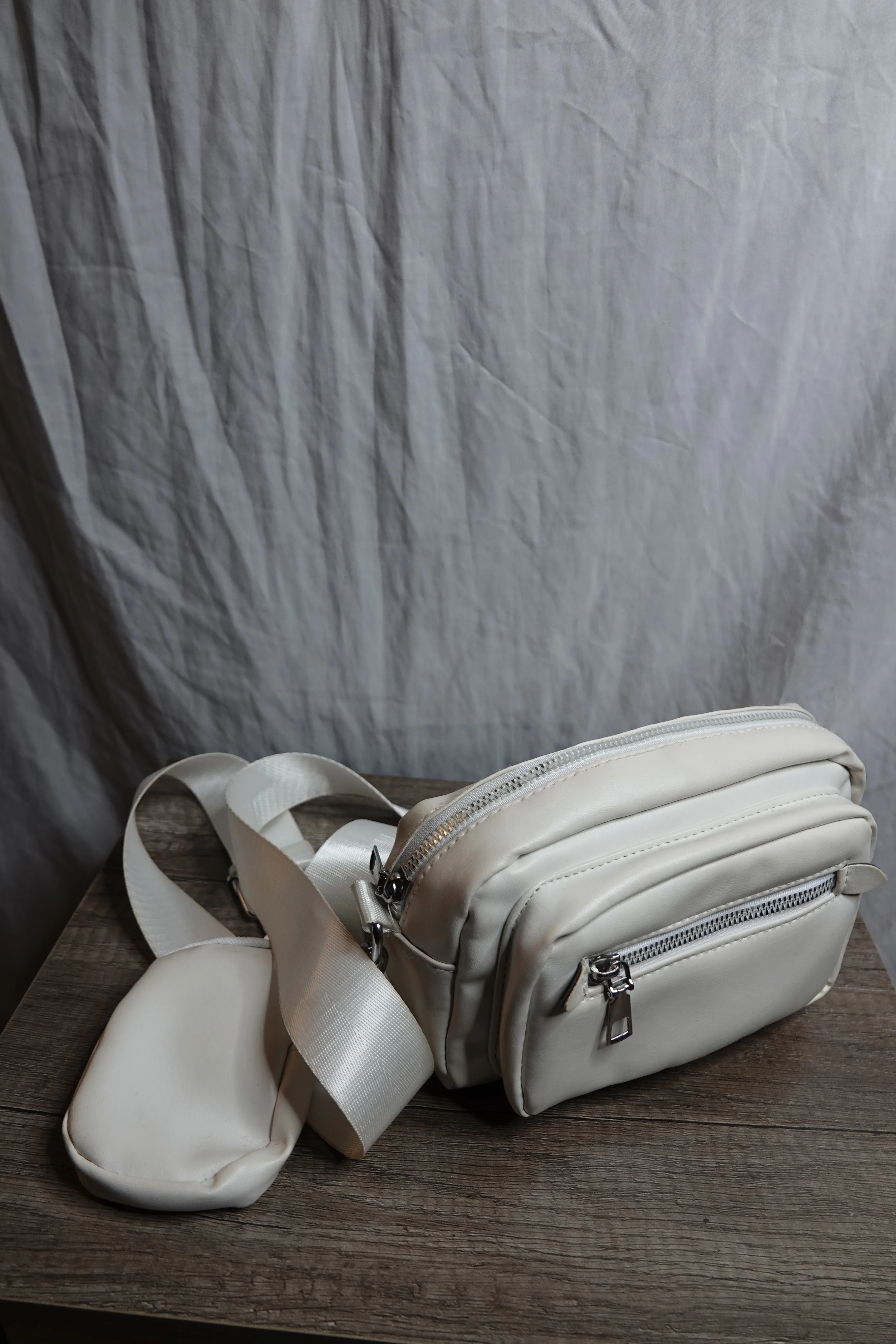 White Crossbody/Belt Bag – Multi-Pocket