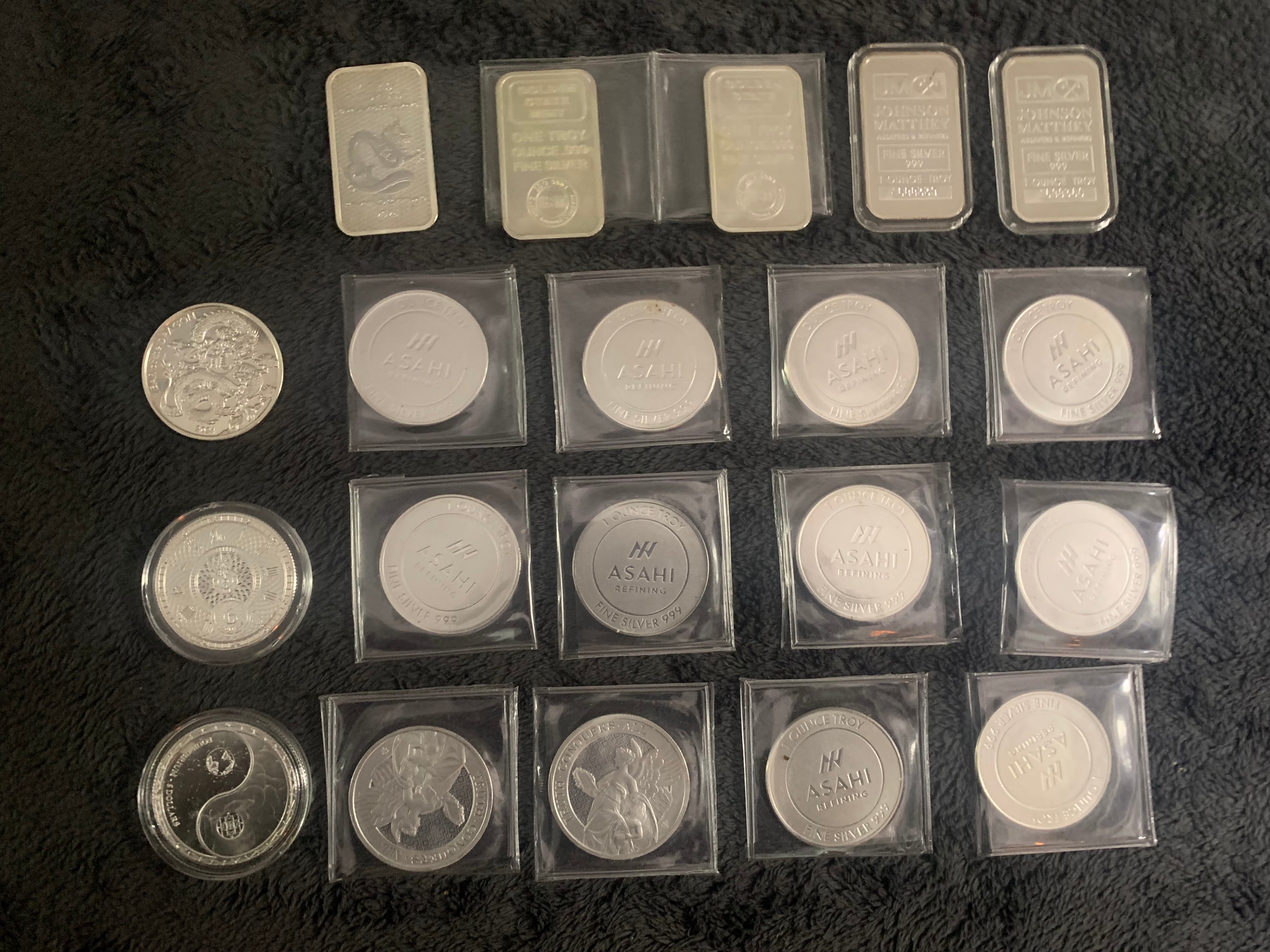 Lot of 20 1oz Coins / Silver Bars