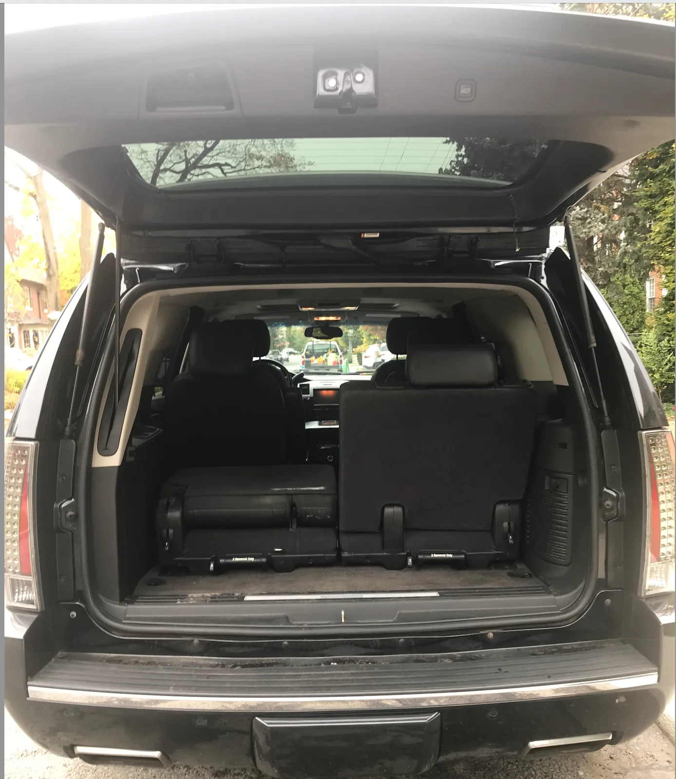 Luxury CADILLAC ESCALADE SUV 22" Rims, Leather NAV Tinted, AWD image indicator(9)