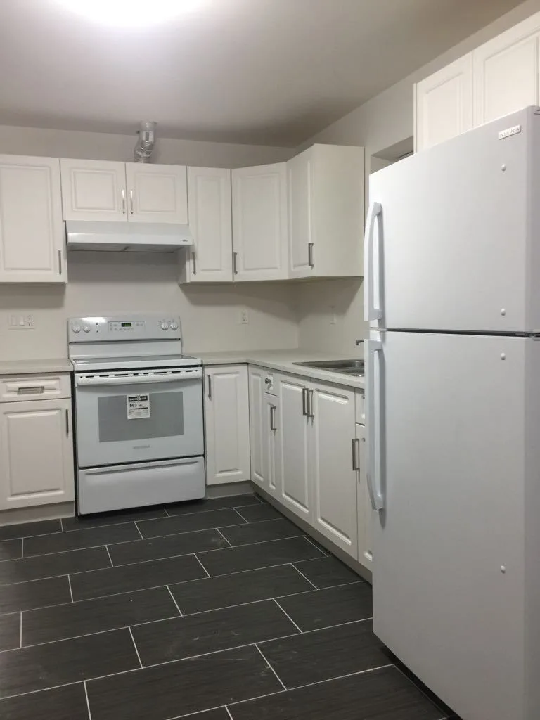 2 BR /1 B suite in Cloverdale near 168 St / Hwy 10 image indicator(2)