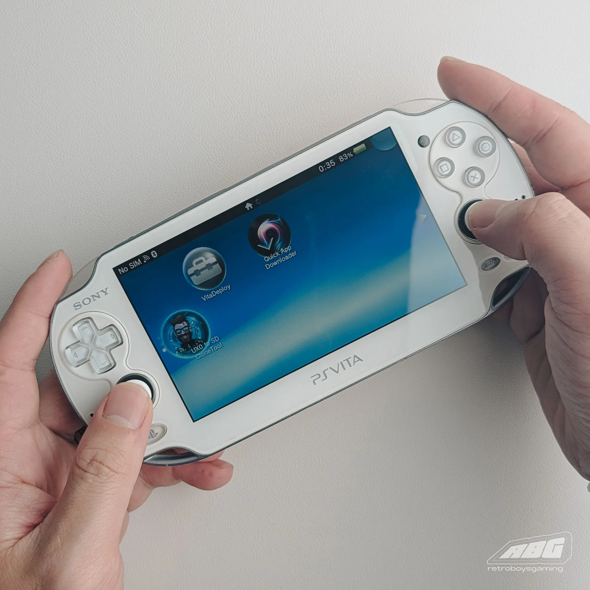 Sony PSVita 1000 (White, Modded) image indicator(4)