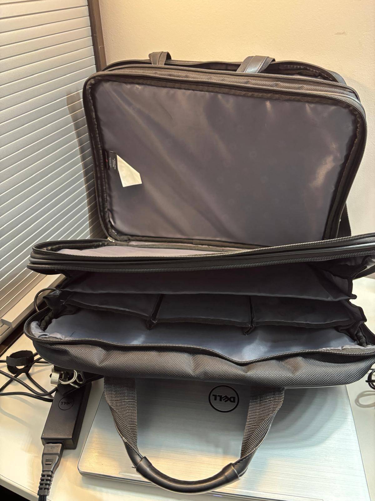 Dell Inspiron 13, 7000 Series Laptop with Swissair travel bag - photo 4