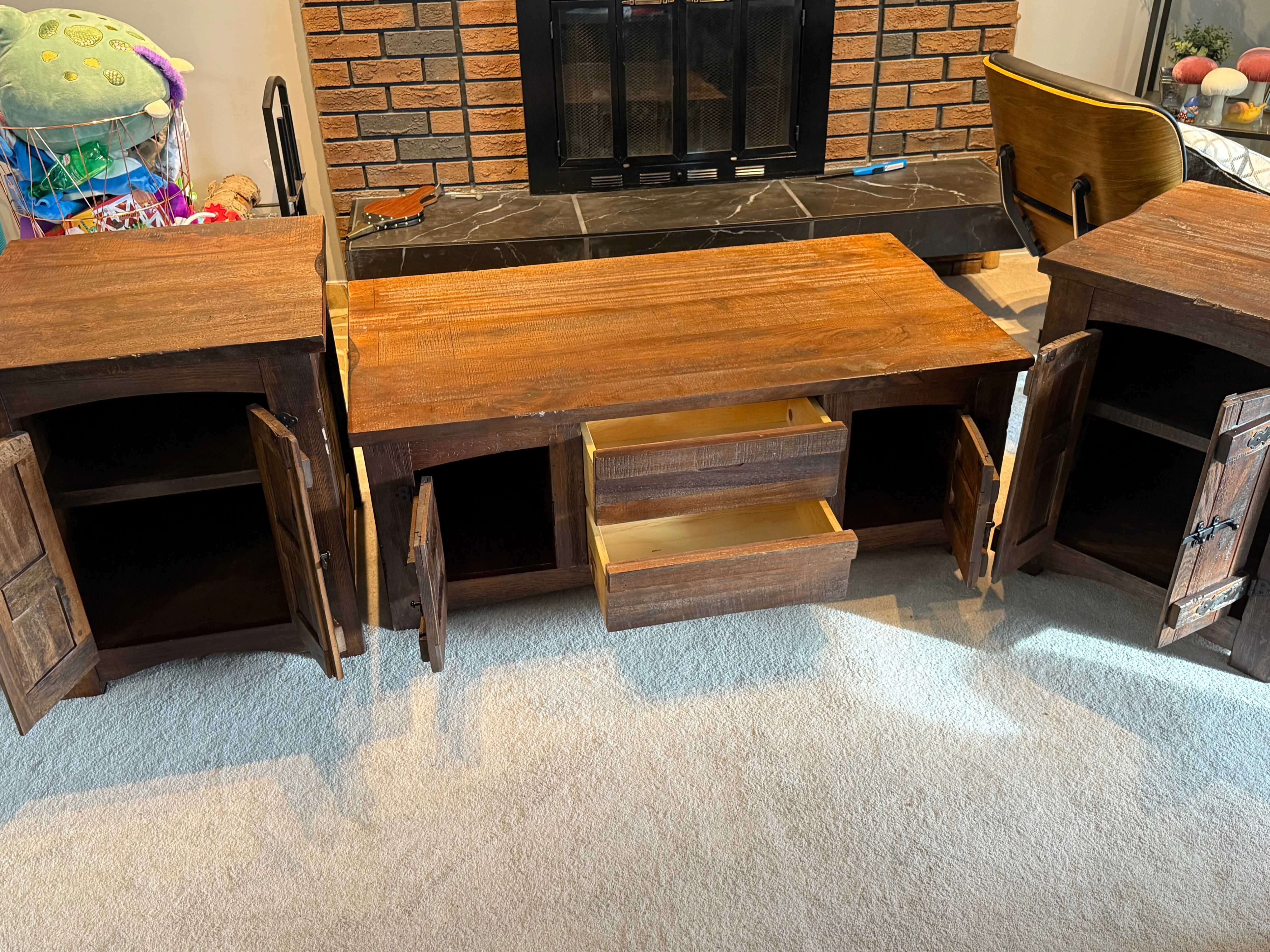 Coffee table and matching end tables image indicator(3)