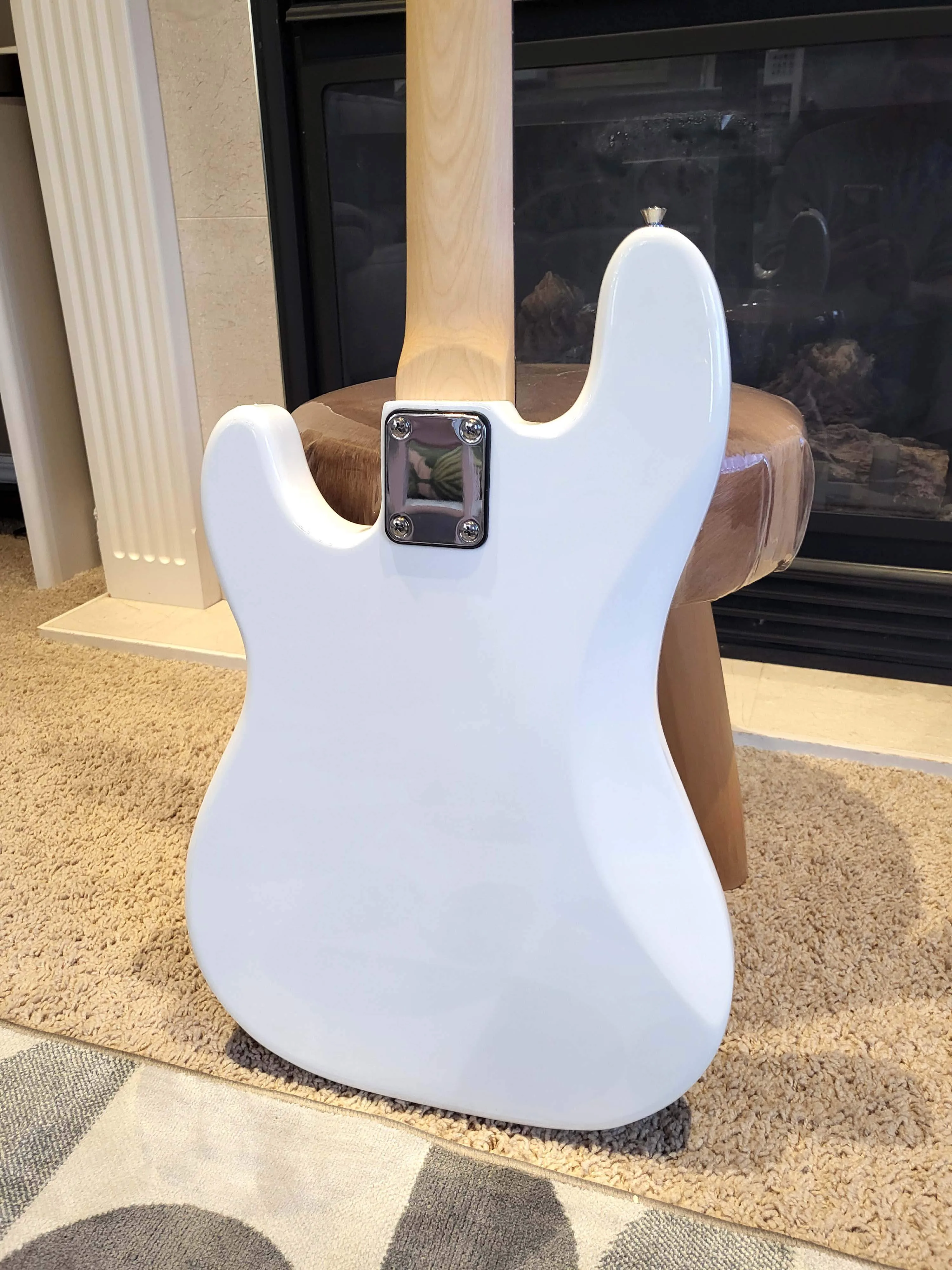 Brand New White Bass Guitar Precision style full size image indicator(3)