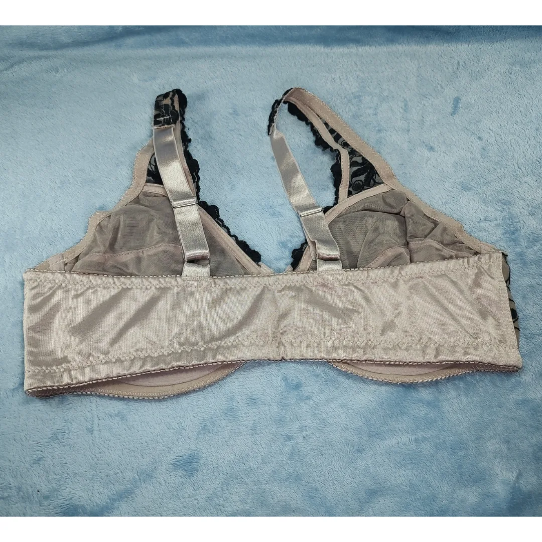 Amoureuse Embroidered Front-Close Underwire 38C Bra image indicator(5)