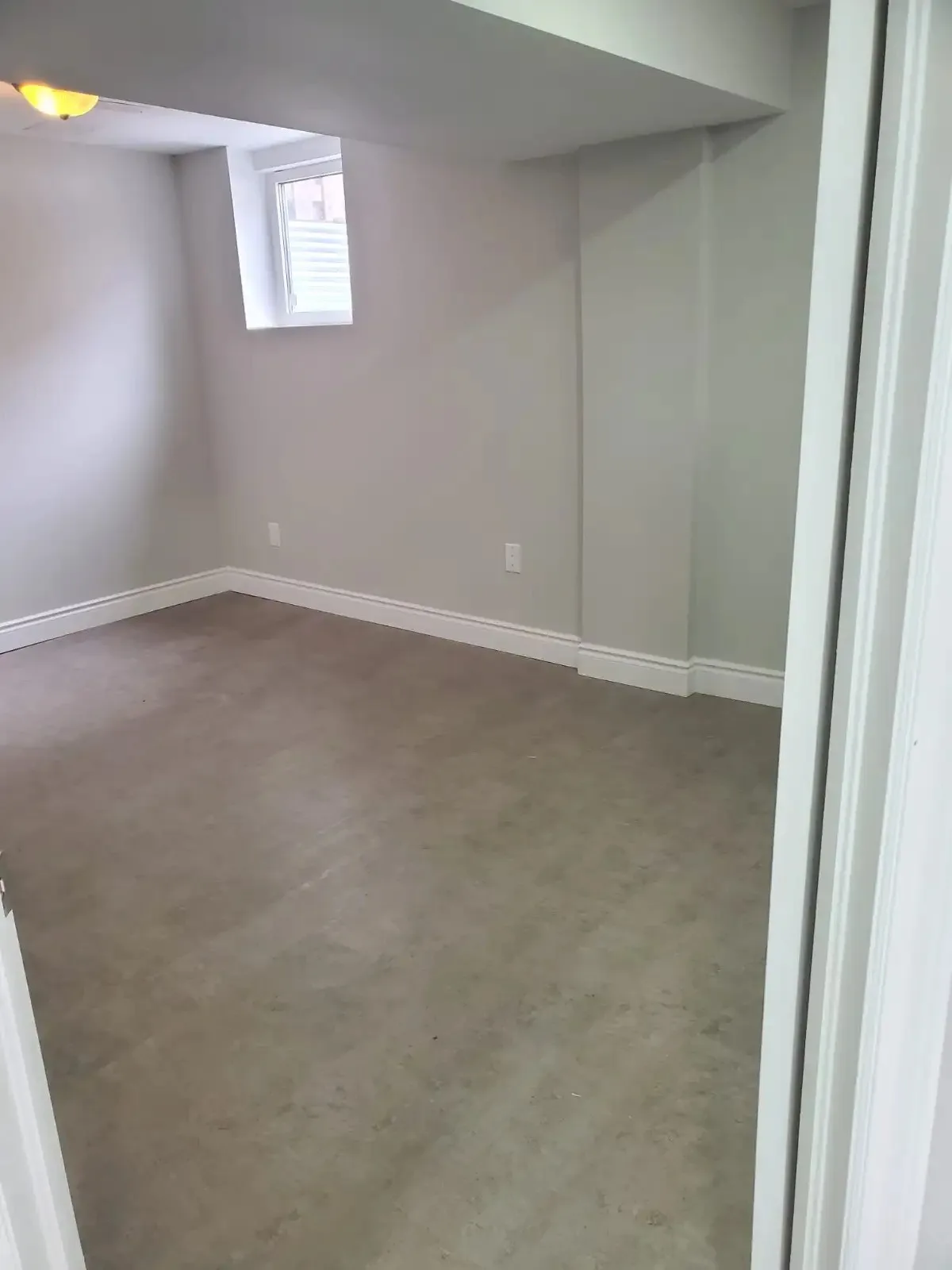 basment for rent image indicator(2)