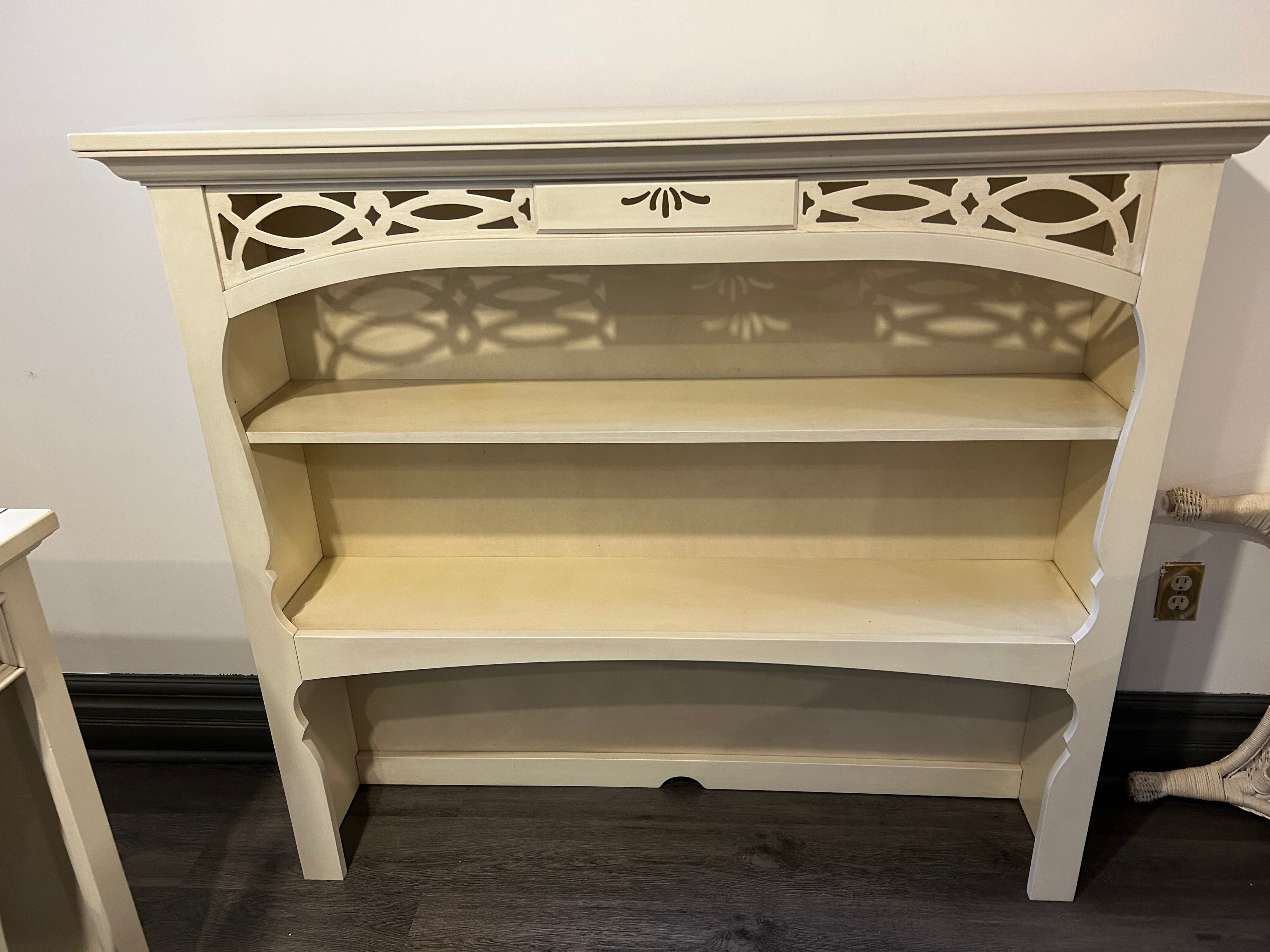 Set :Desk w Book Shelf Hutch - photo 2