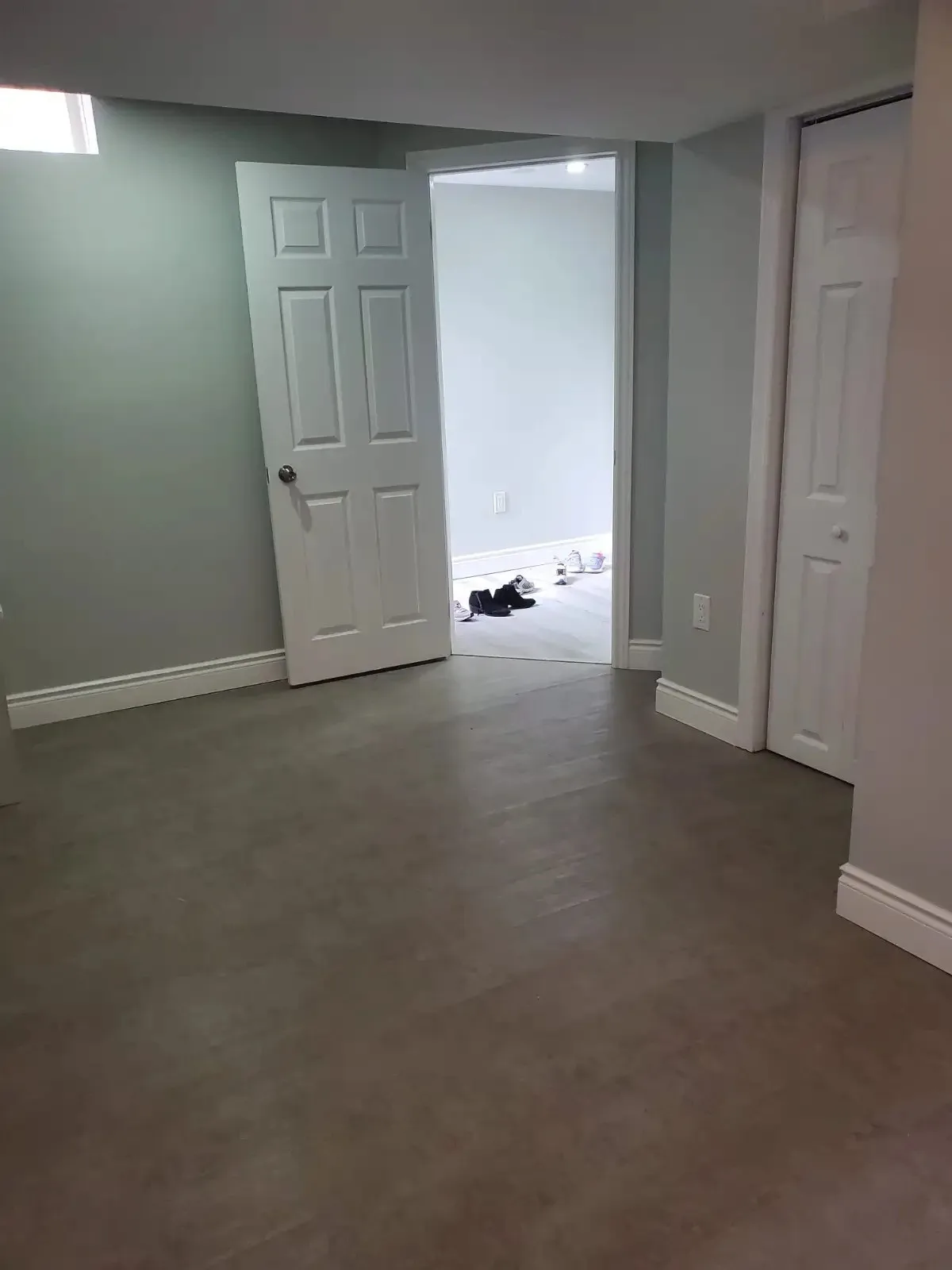 basment for rent image indicator(5)