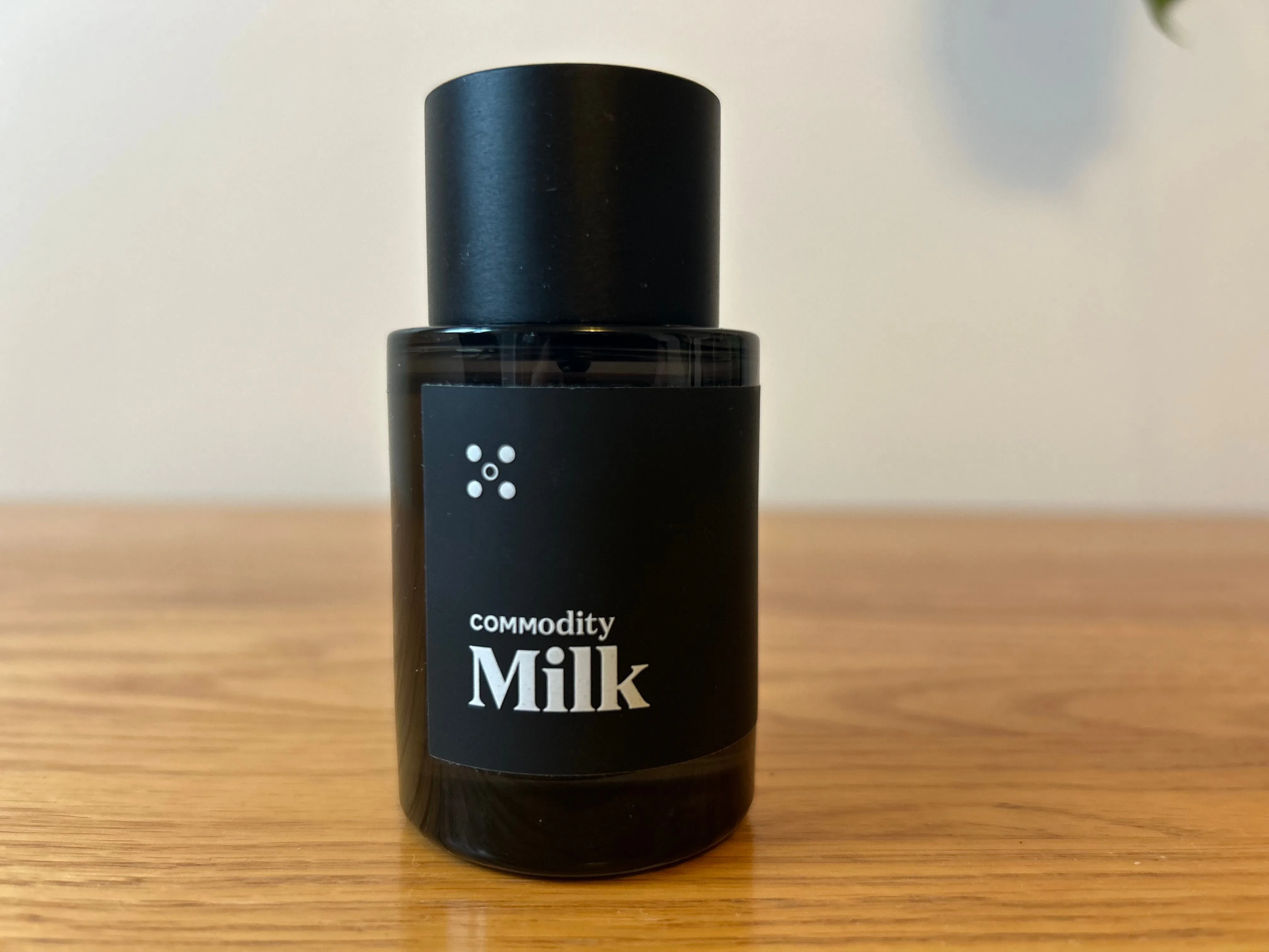 Milk Expressive Eau de Parfum with Marshmallow & Mahogany Wood image indicator(2)