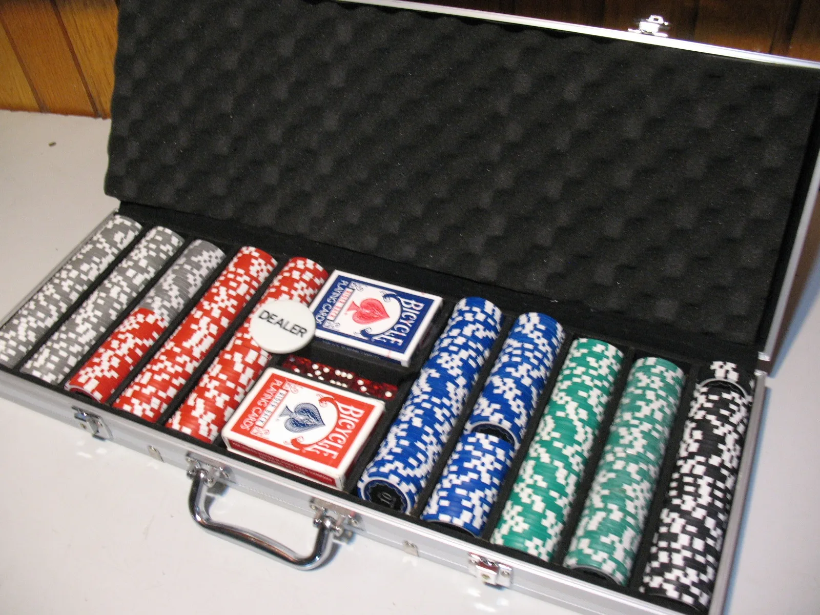 500 Piece Professional Poker Set, BRAND NEW image indicator(6)