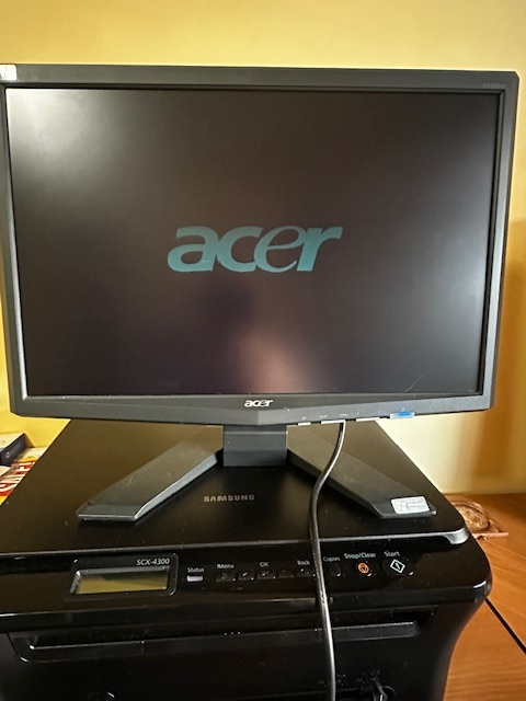 Laptops & computer monitors - photo 3