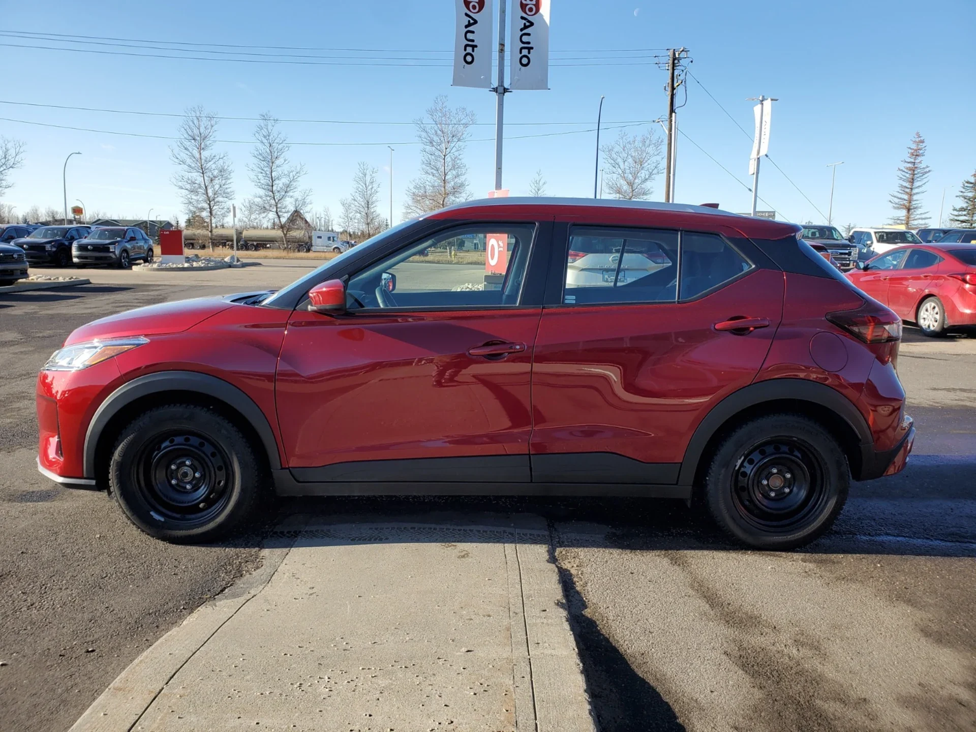 2025 Nissan Kicks Play SV - photo 2