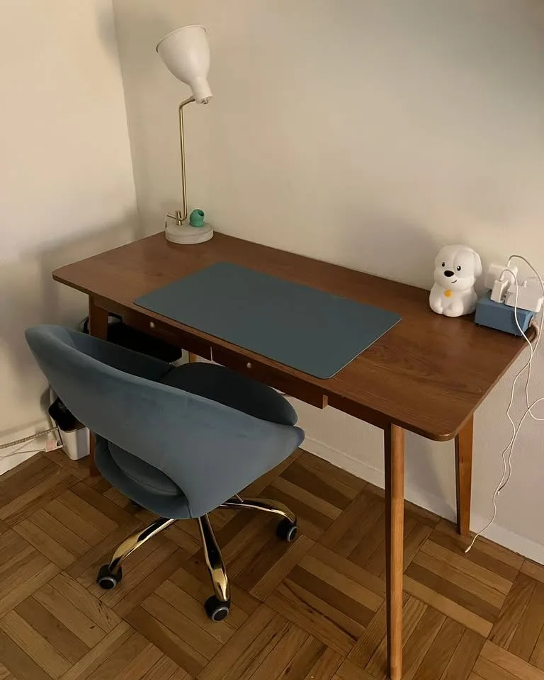 Blue velvet chair with wheels (pick up 12/1-7)