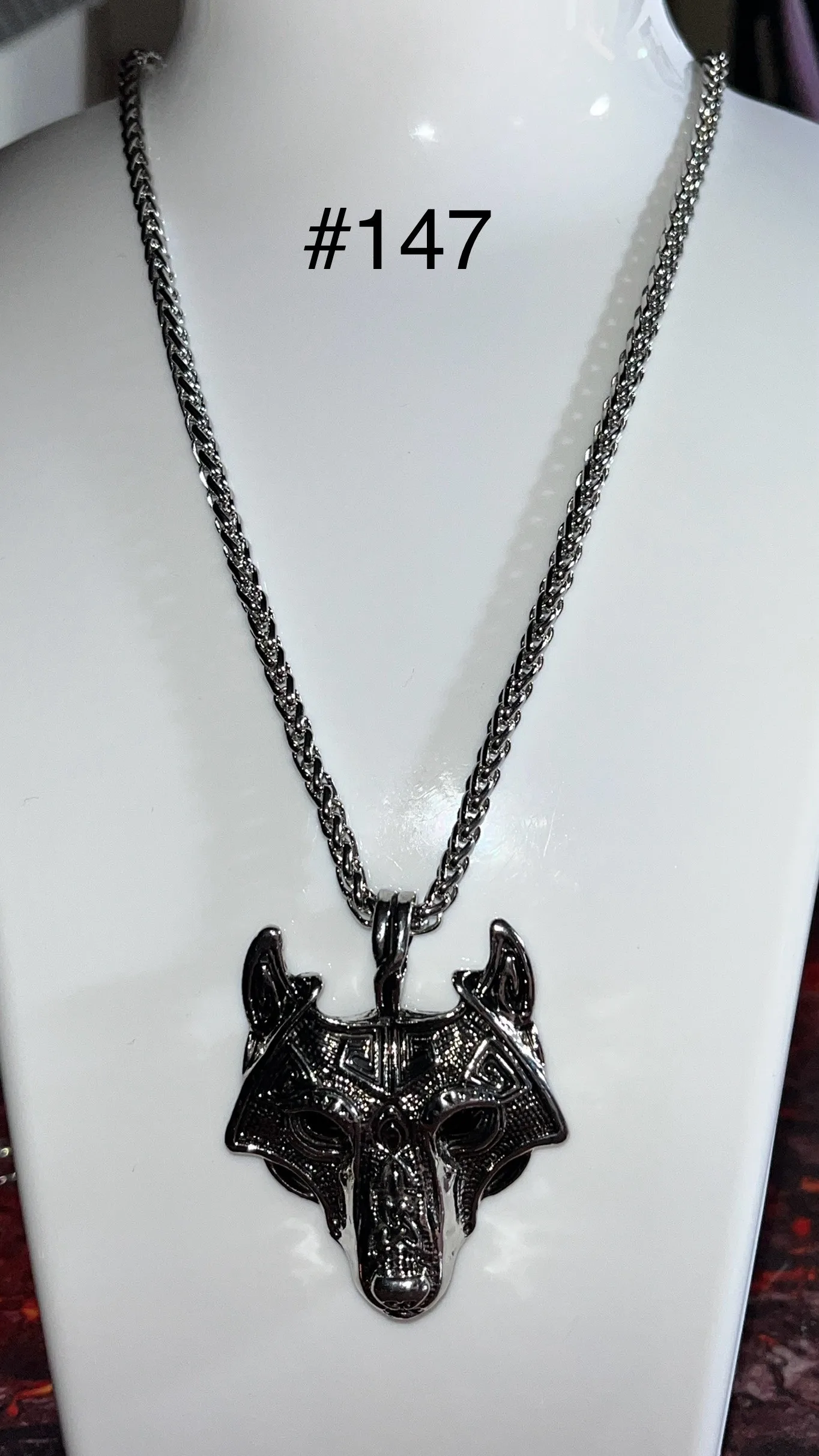 Mens Necklaces image indicator(10)