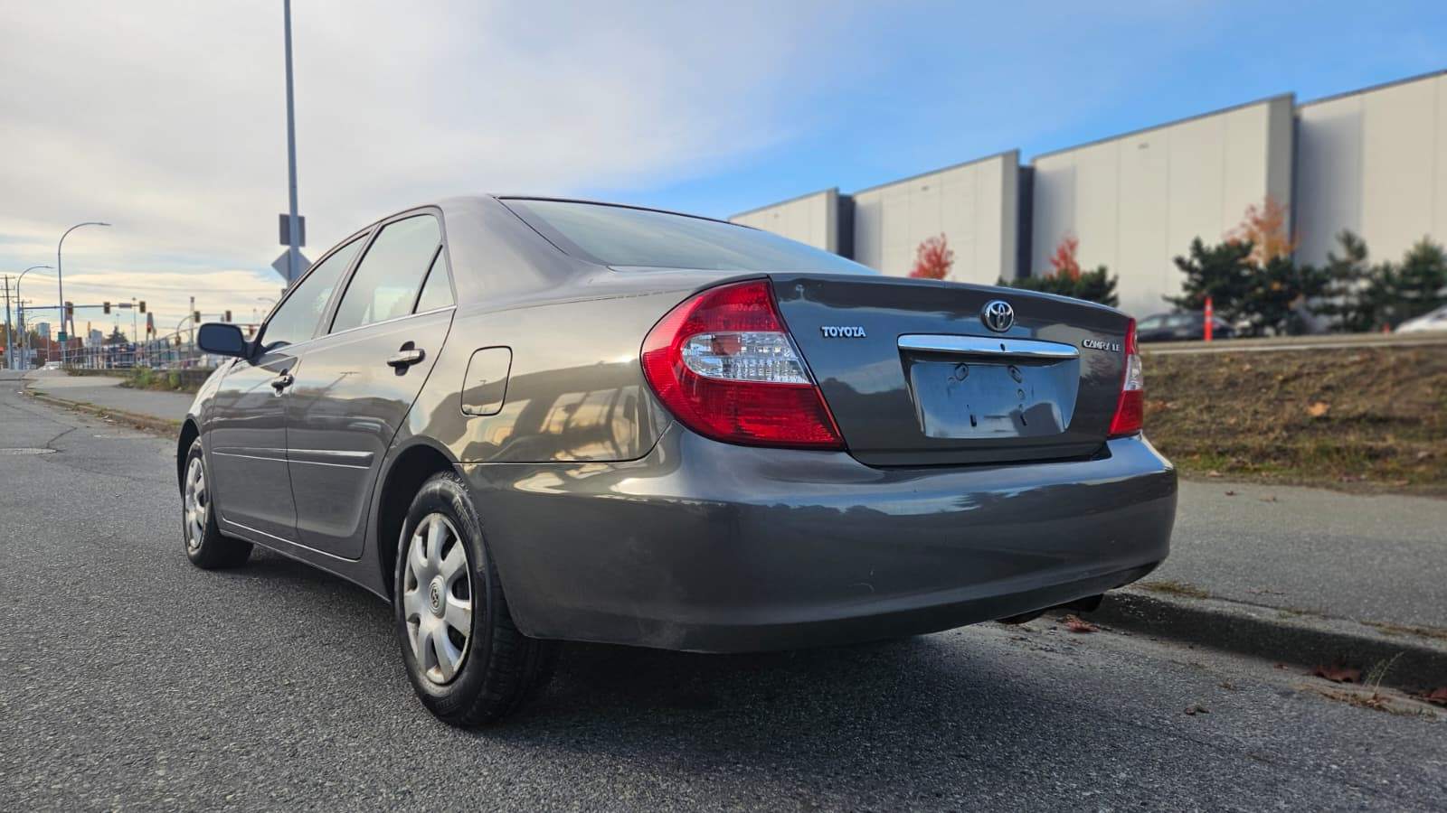 2003 Toyota Camry LE, Excellent Condition Low Mielage - photo 2