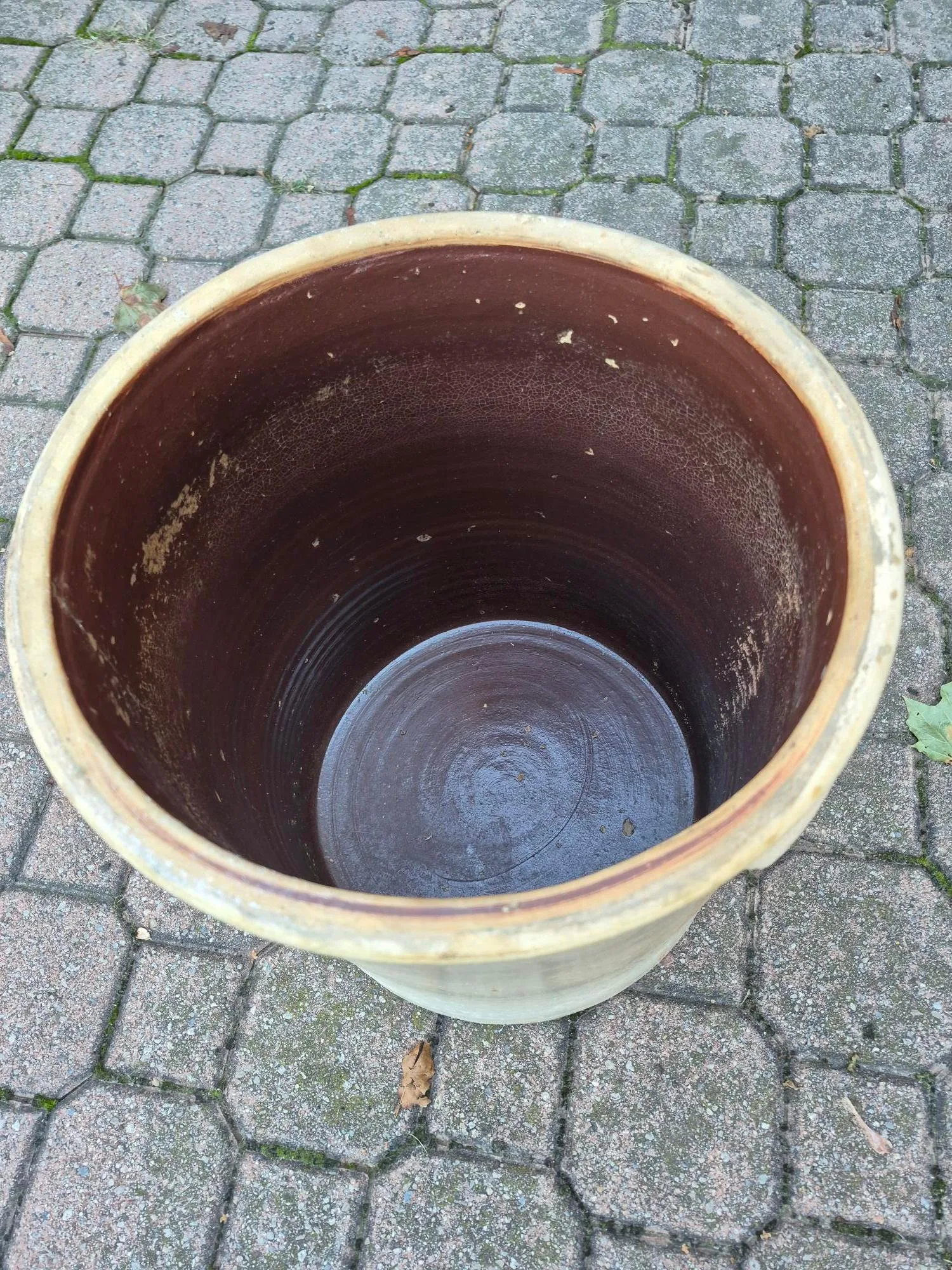 Vintage 6 Gallon Crock image indicator(5)