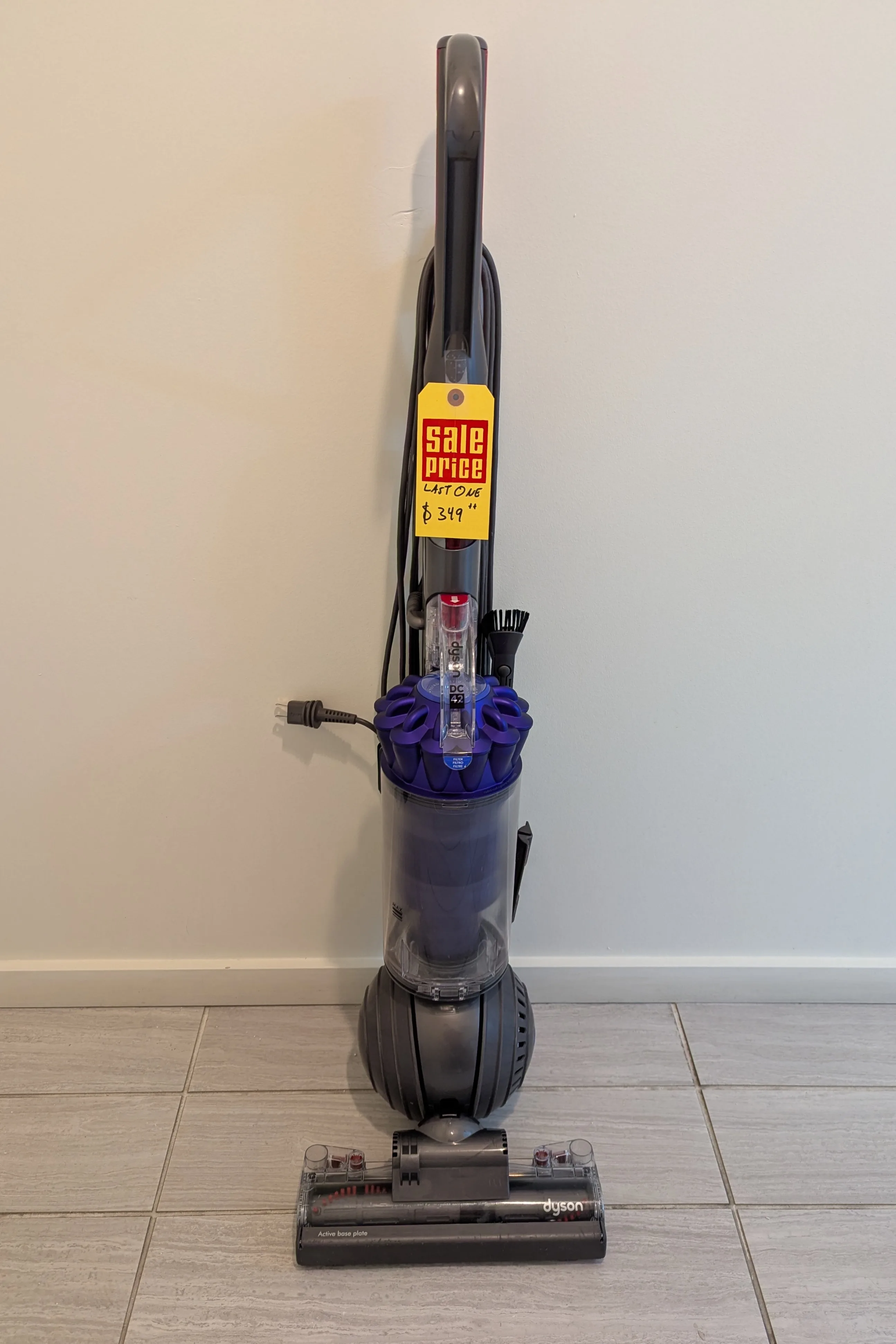 Dyson DC42 Multi-Floor Upright Vacuum – Powerful & Easy to Use! image indicator(4)