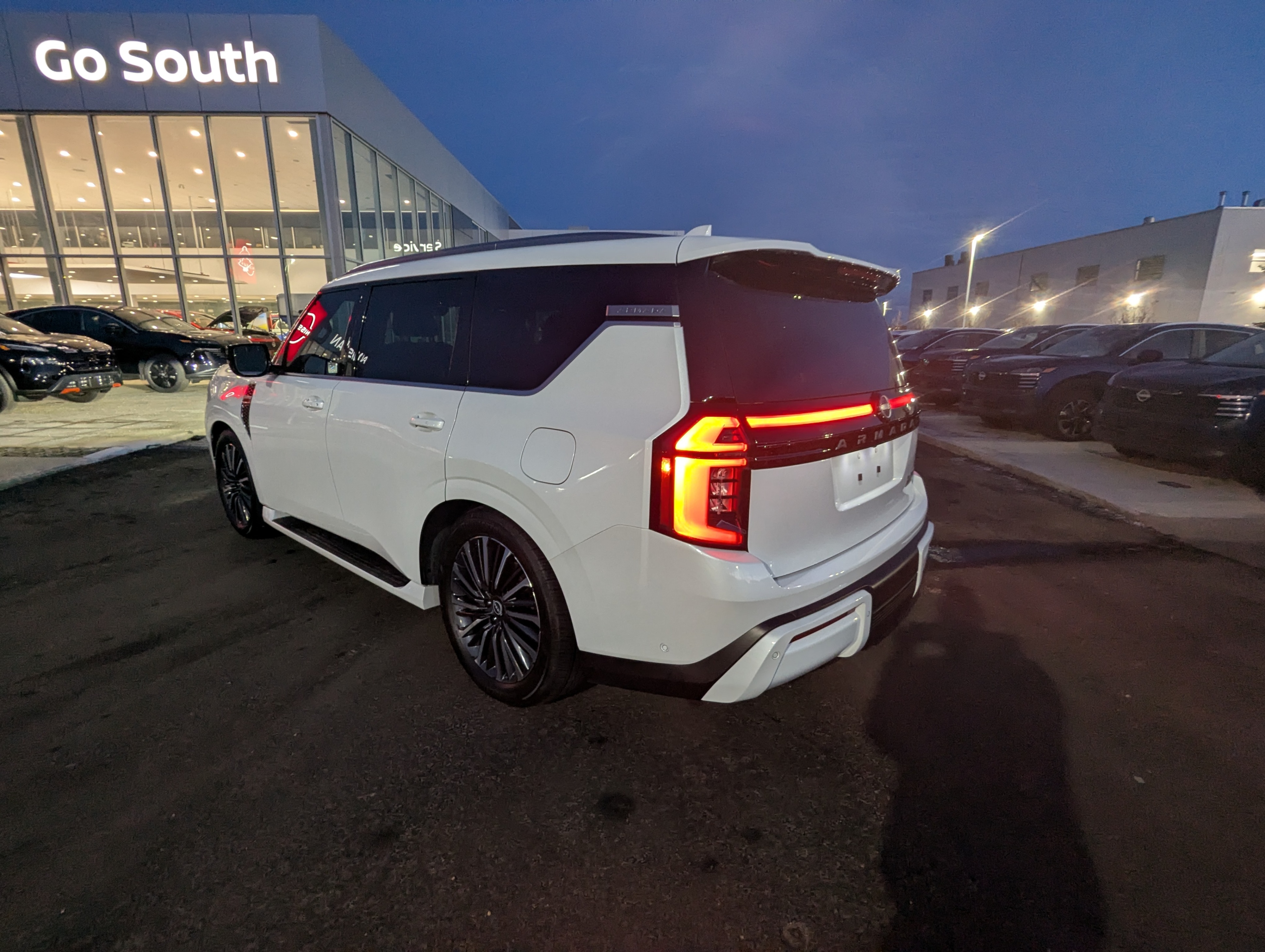 2025 Nissan Armada Platinum Reserve - photo 3