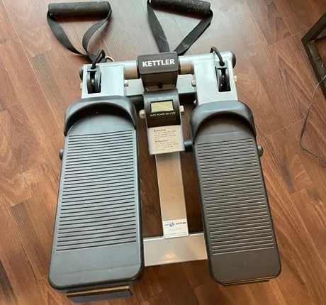 Stepper machine with resistance bands