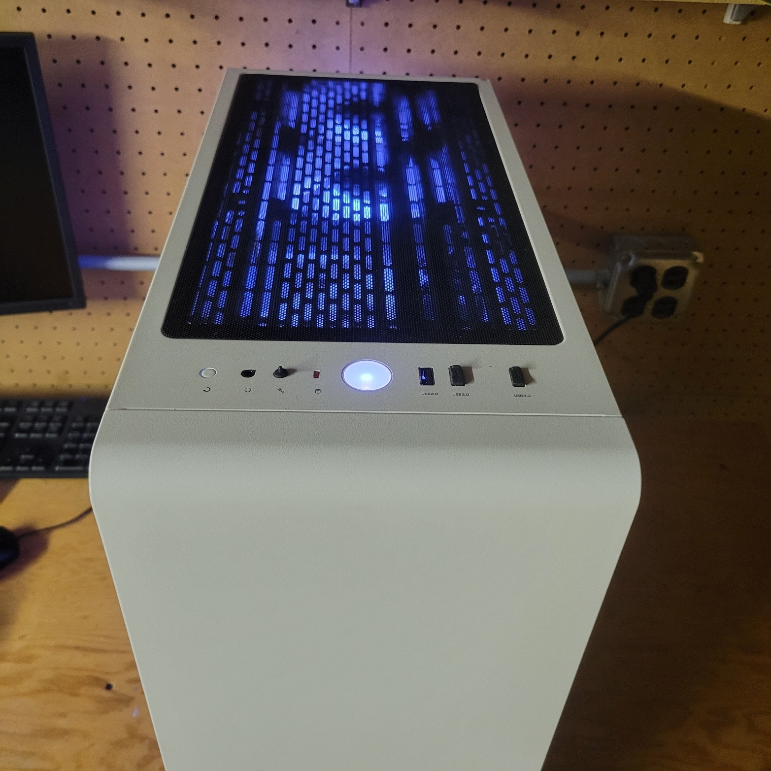Gaming PC Ryzen 5-5500 + Gigabyte Aero RTX 5060 - photo 3