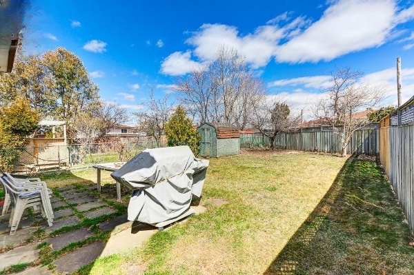 Renting out private 1 bedroom (shared place) of 3 bedrooms bsm - photo 4