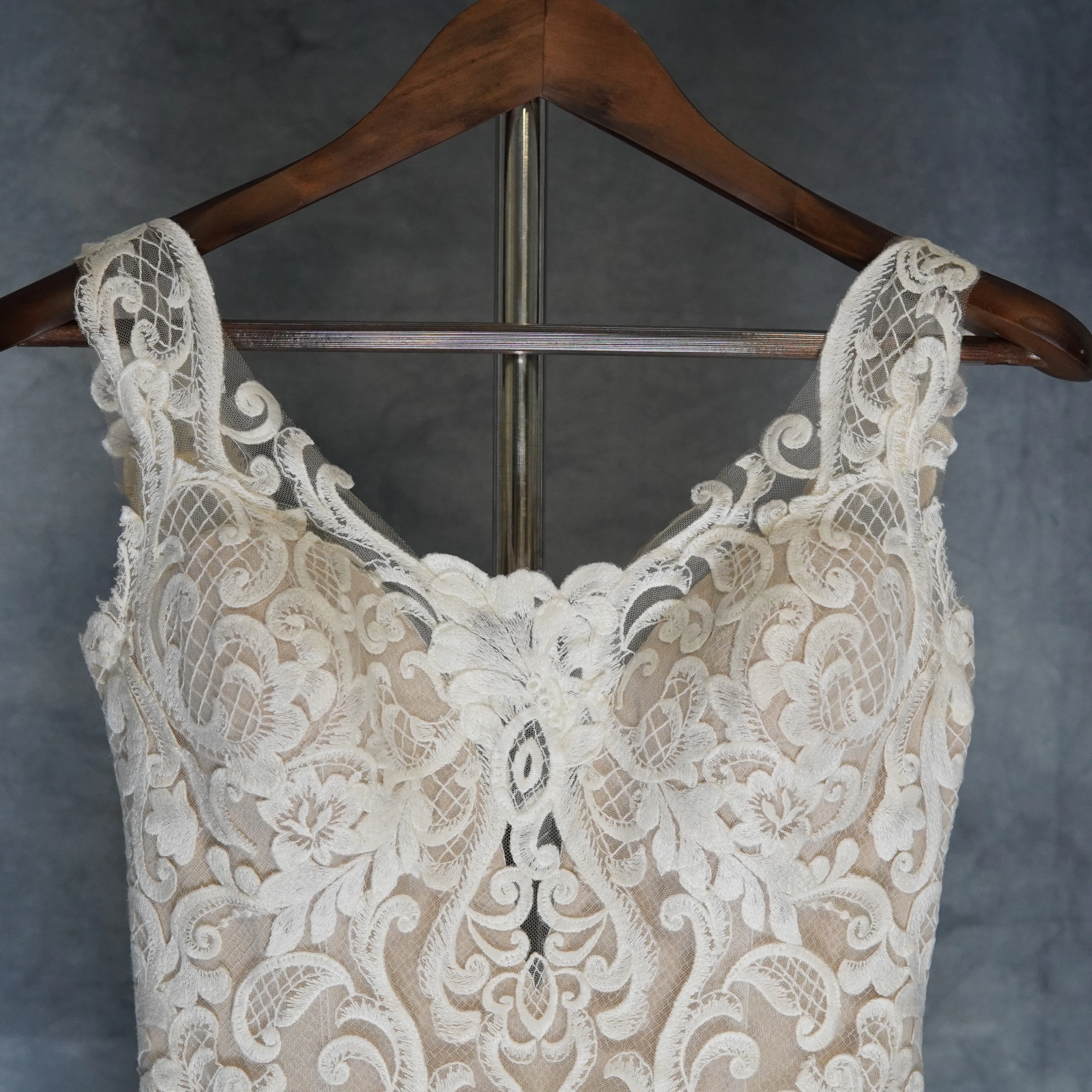 Allure Bridals – Wedding Gown/Dress image indicator(7)