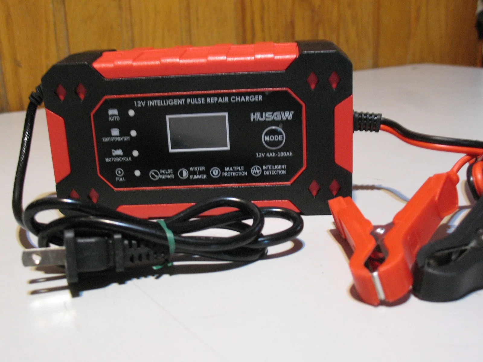 12 Volt Intelligent Pulse Repair Battery Charger, BRAND NEW image indicator(8)
