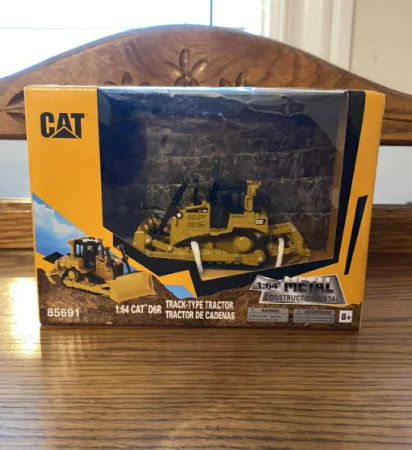 Diecast Masters 1:64 scale Cat D6R Track-Type Tractor Model Toy