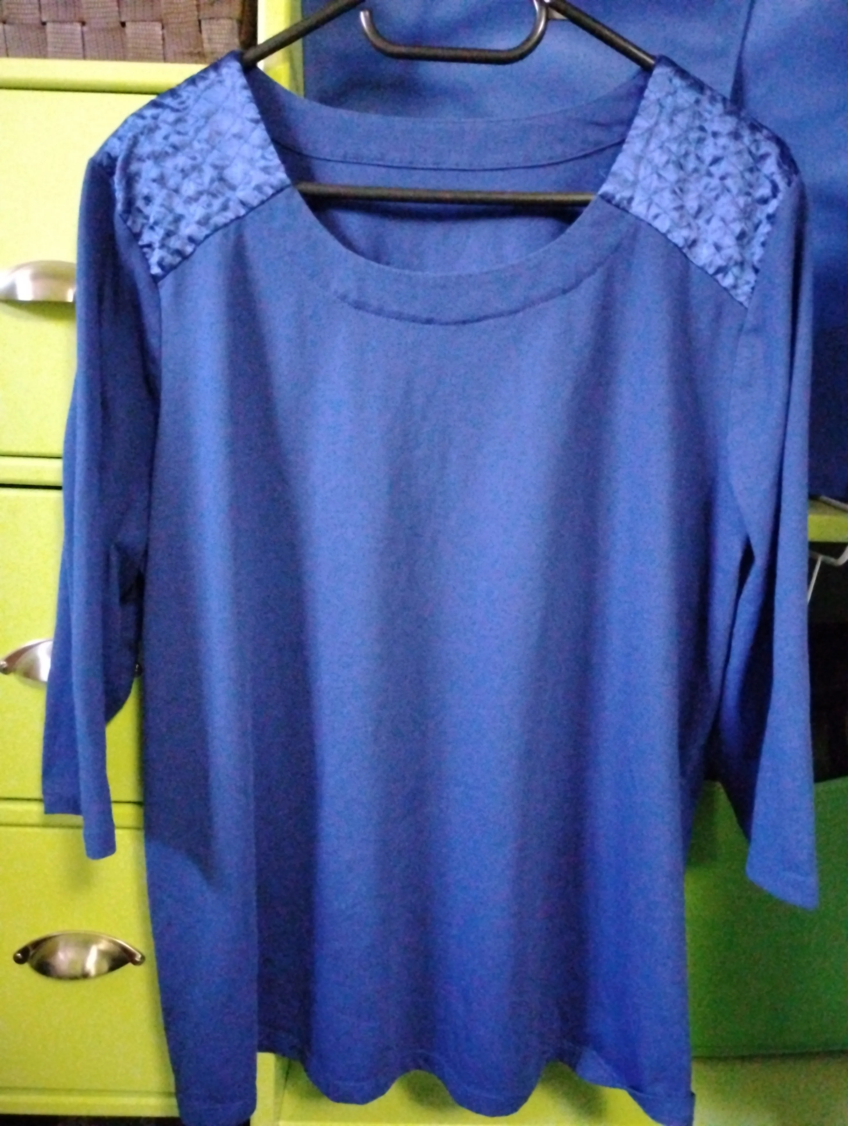 Women’s Fashion 3/4 Sleeve Blouse — 2X (Good Condition) thumbnail