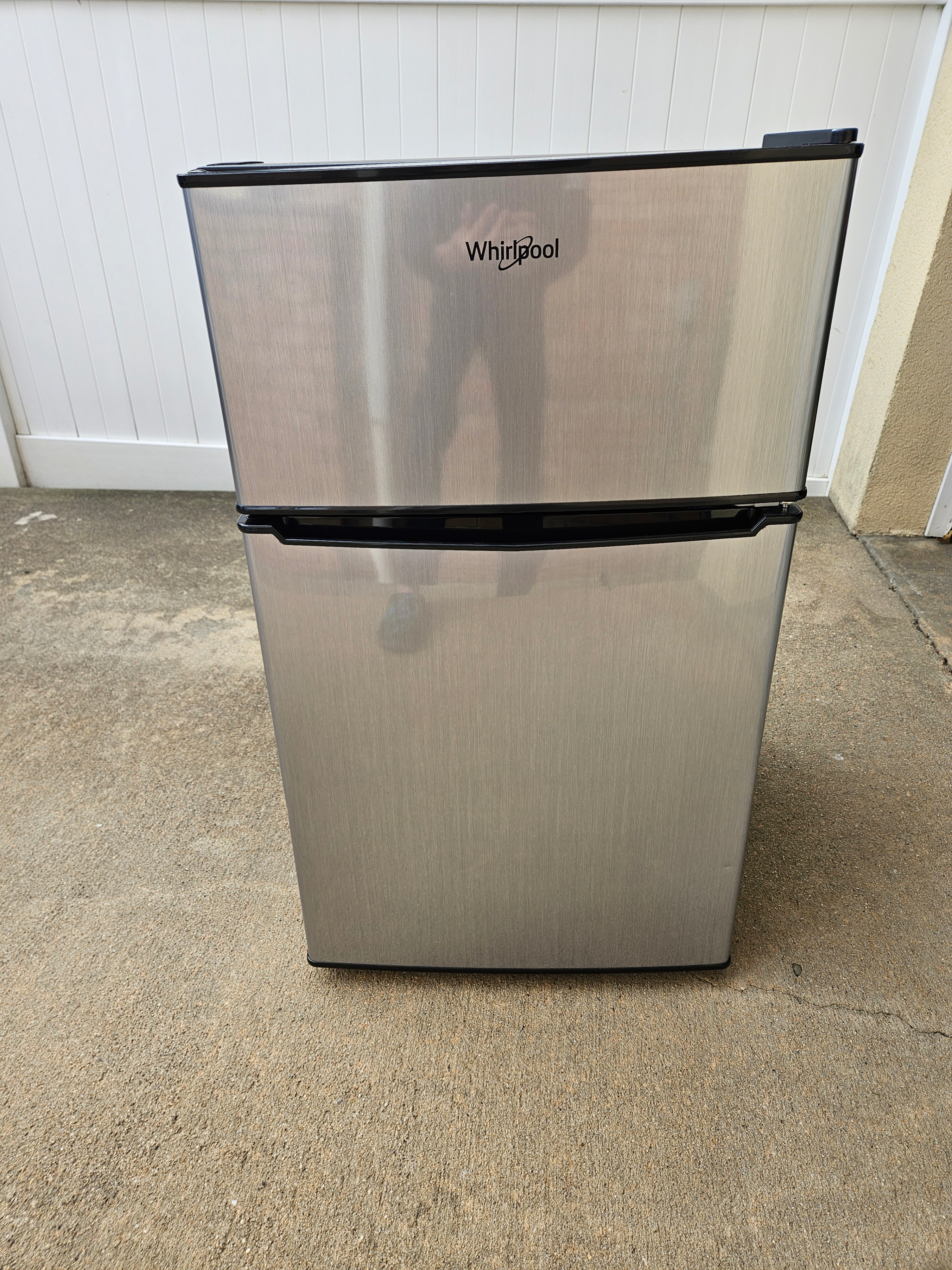 Whirlpool 3.1 cu ft Mini Refrigerator Stainless Steel WH31S1E