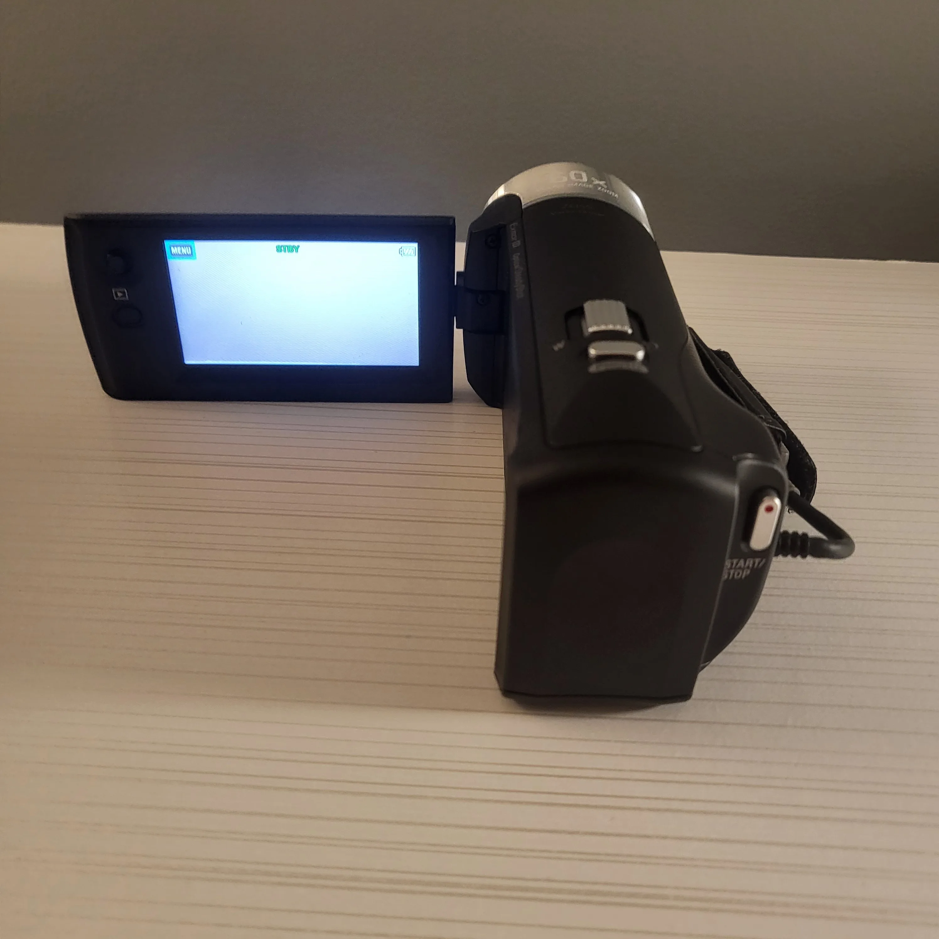 Pristine! Sony HD Handycam W Carry Case - Quick Pickup!🚀 image indicator(2)