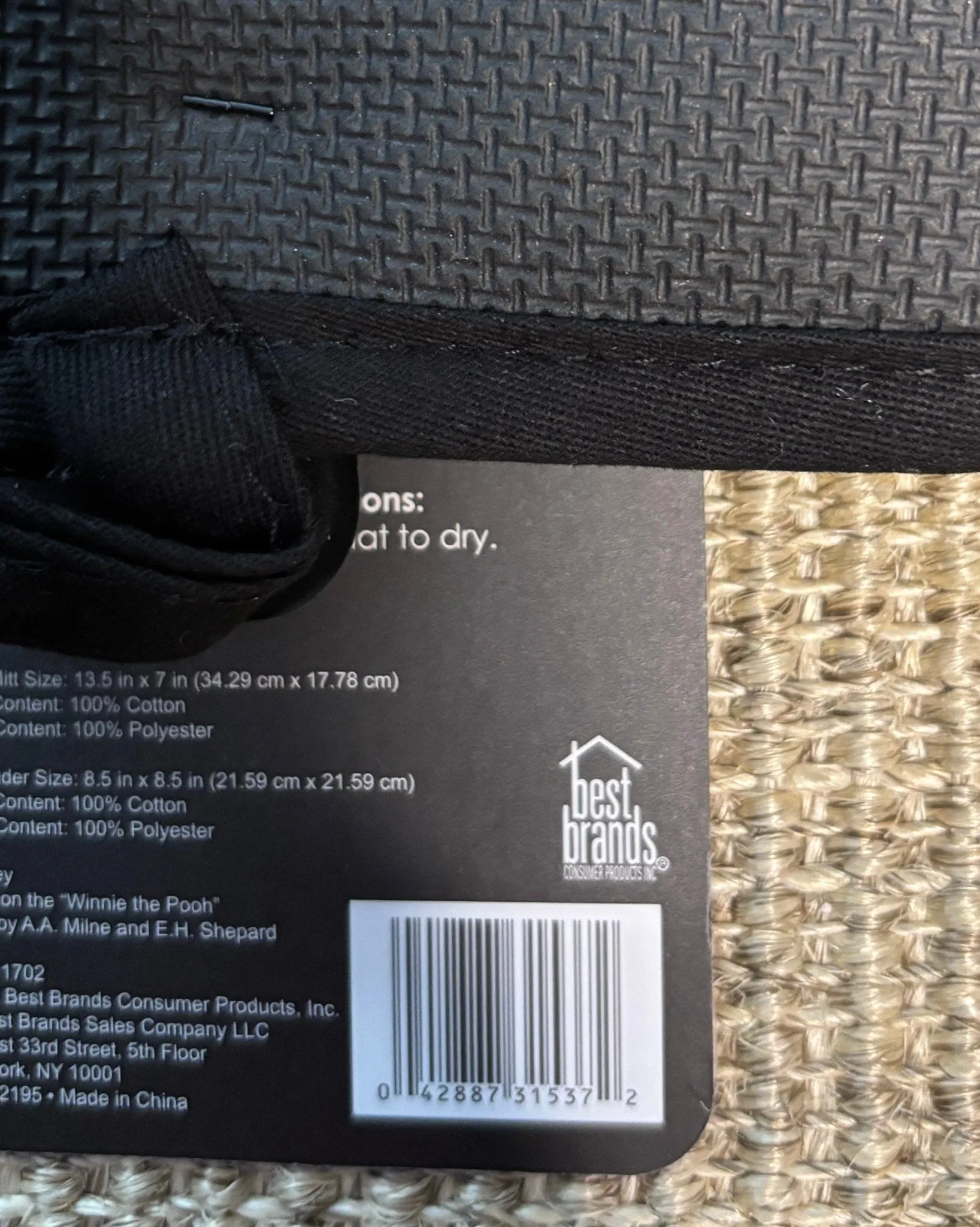 Winnie The Pooh Oversized Oven Mitt and Pot Holder image indicator(4)