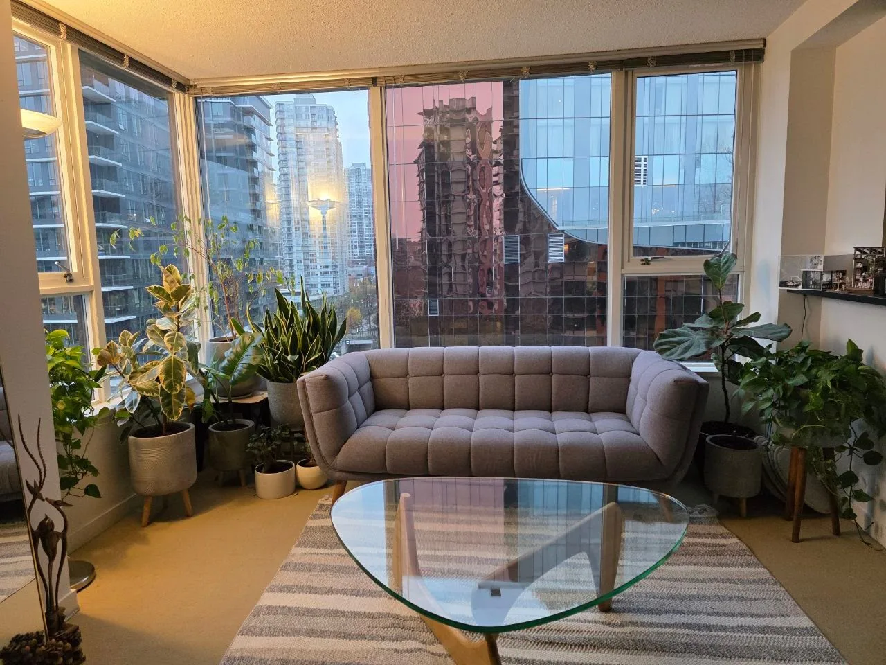 Accents@Home – Kitsilano Sofa