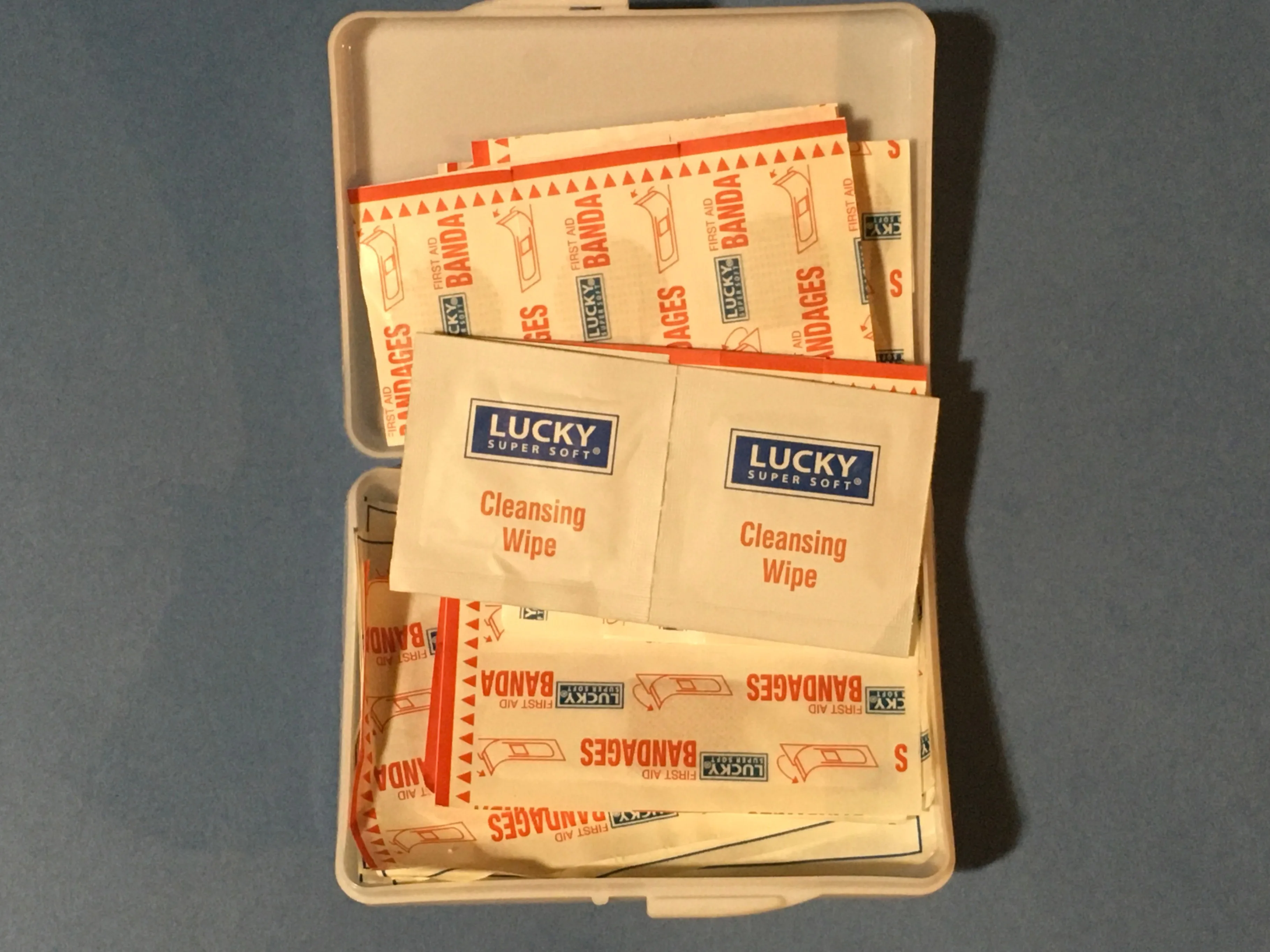 Lucky Super Soft Travel Size First Aid Kit - 42 Pieces image indicator(3)