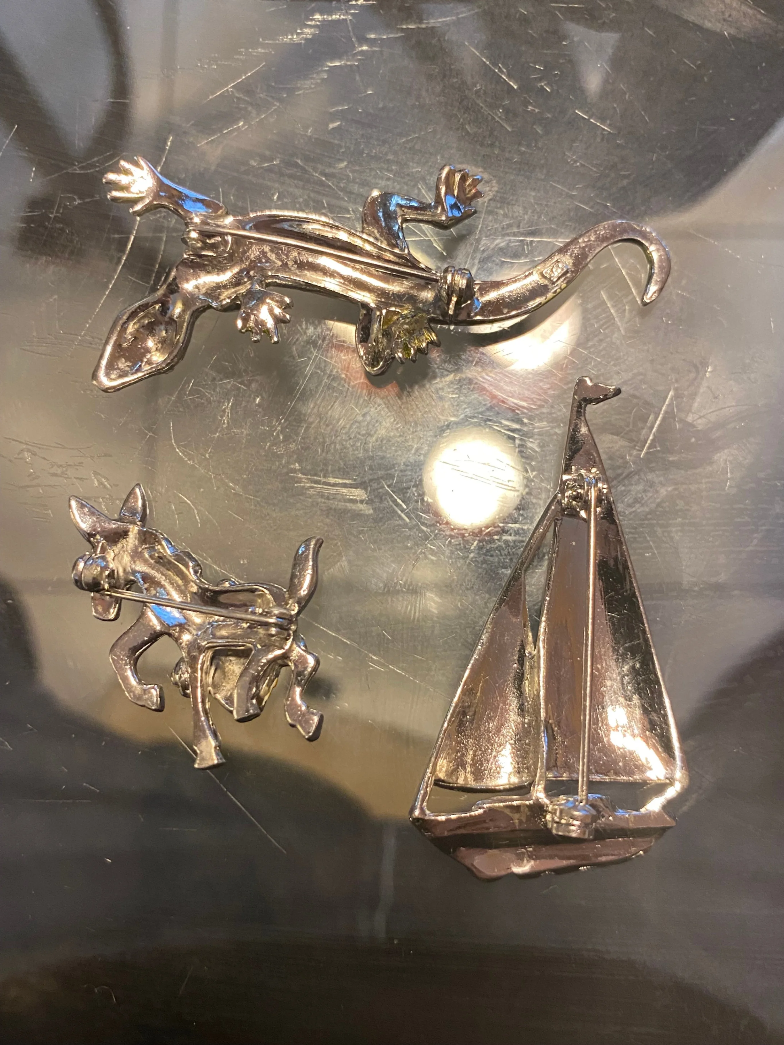 Sailboat, Lizard, Donkey Fashion Brooch image indicator(3)