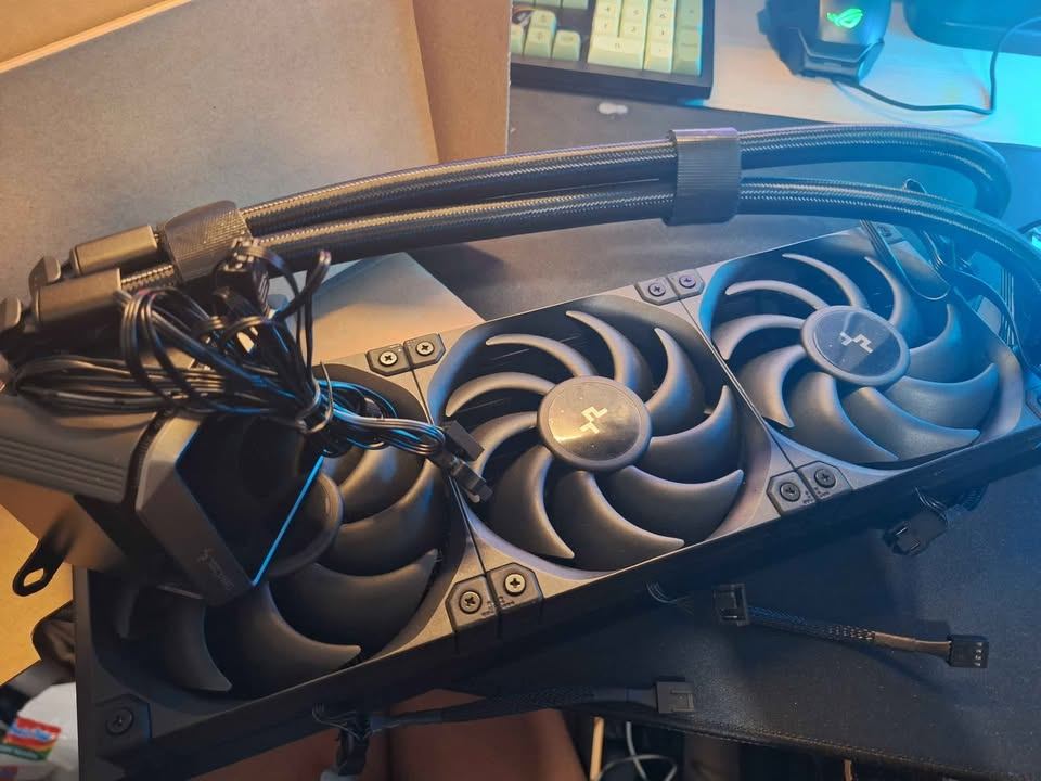 DeepCool Mystique 360 LCD Liquid cooler 360mm 5th Gen Pump AIO - photo 2